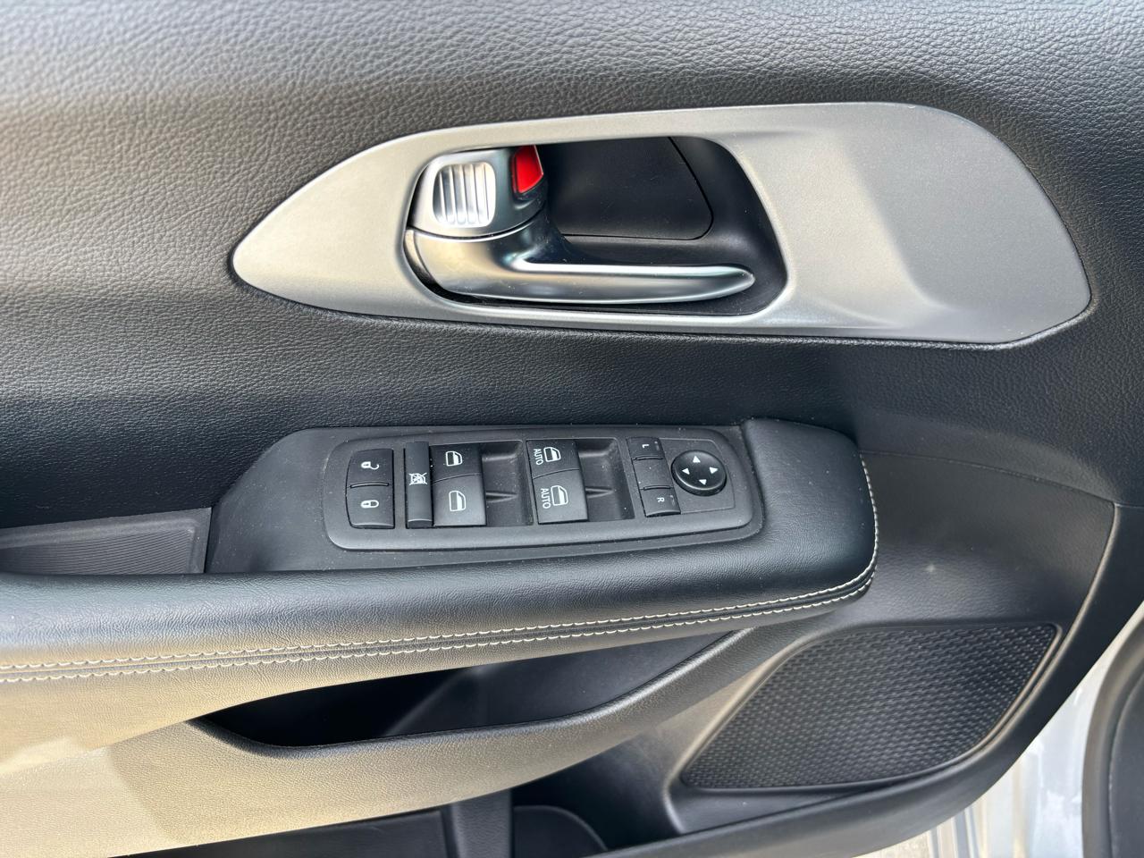 Chrysler Pacifica Touring AWD 2021