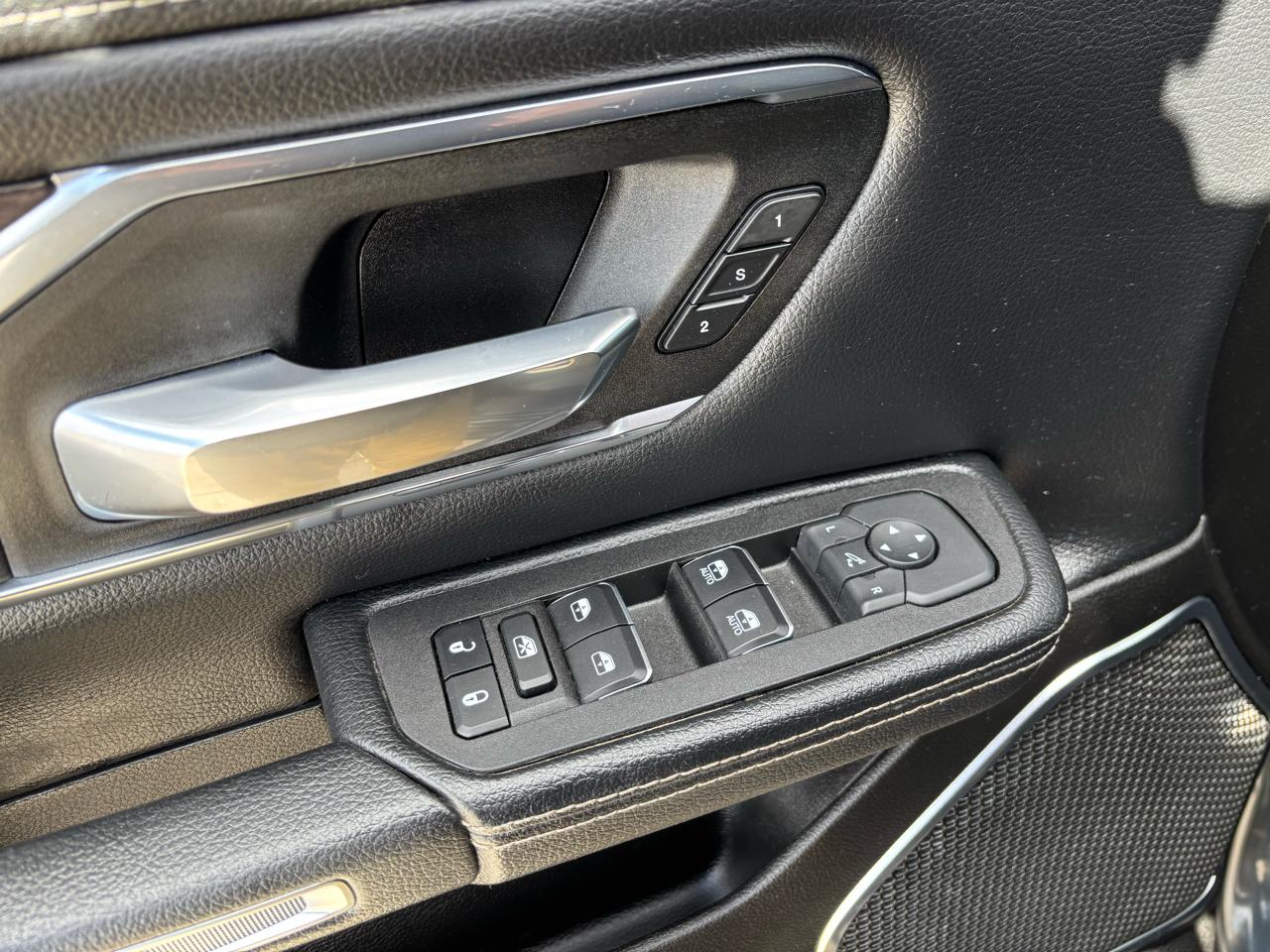 RAM 1500 Laramie 4x4 Crew Cab 5'7" Box 2025