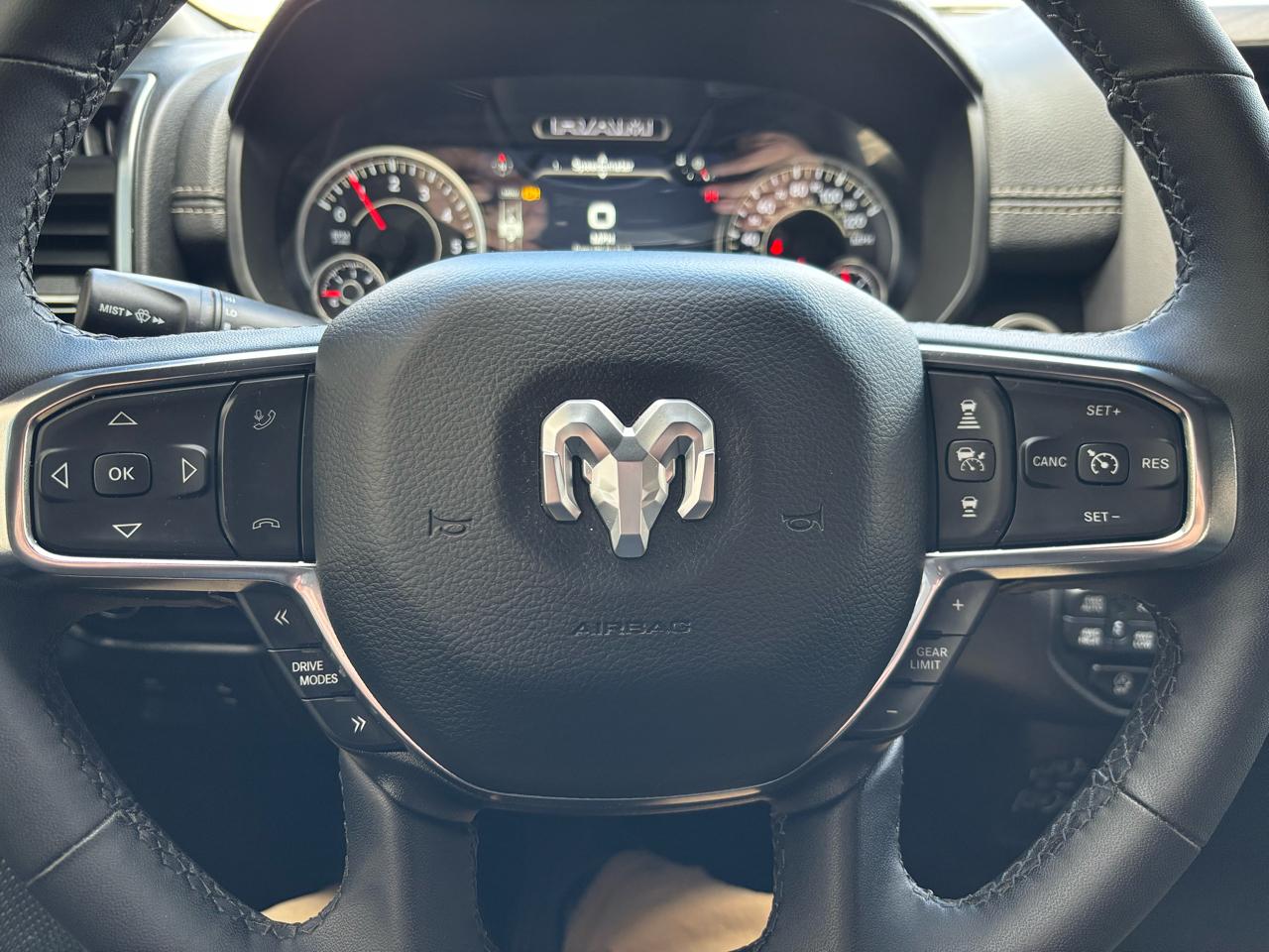 RAM 1500 Laramie 4x4 Crew Cab 5'7" Box 2025