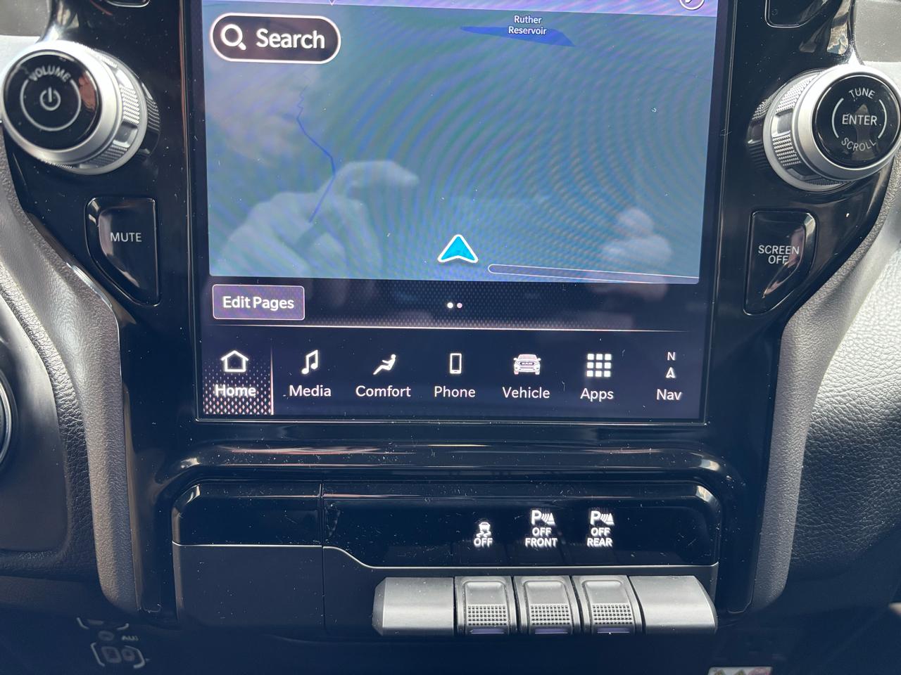 RAM 1500 Laramie 4x4 Crew Cab 5'7" Box 2025