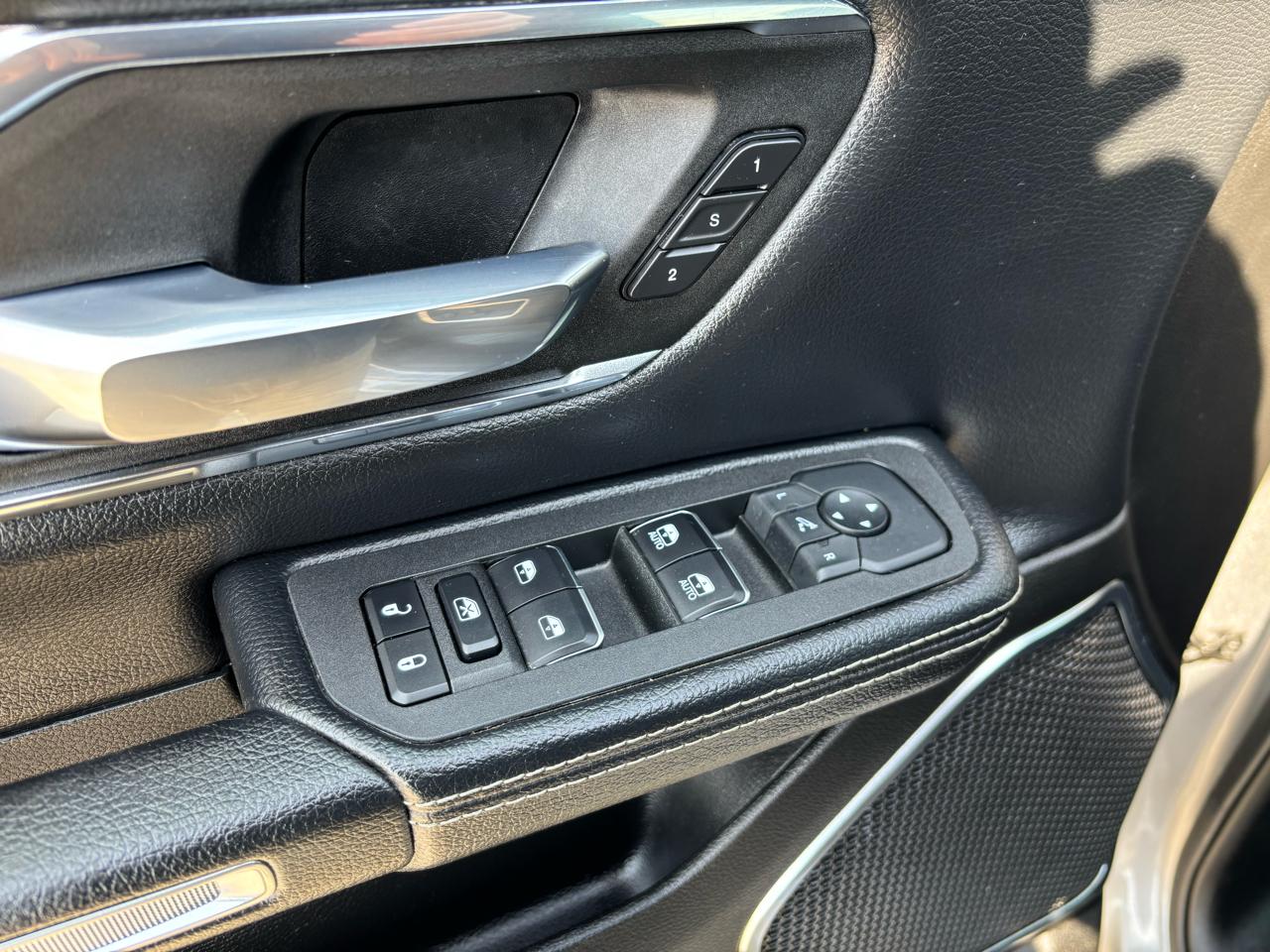 RAM 1500 Laramie 4x4 Crew Cab 5'7" Box 2025