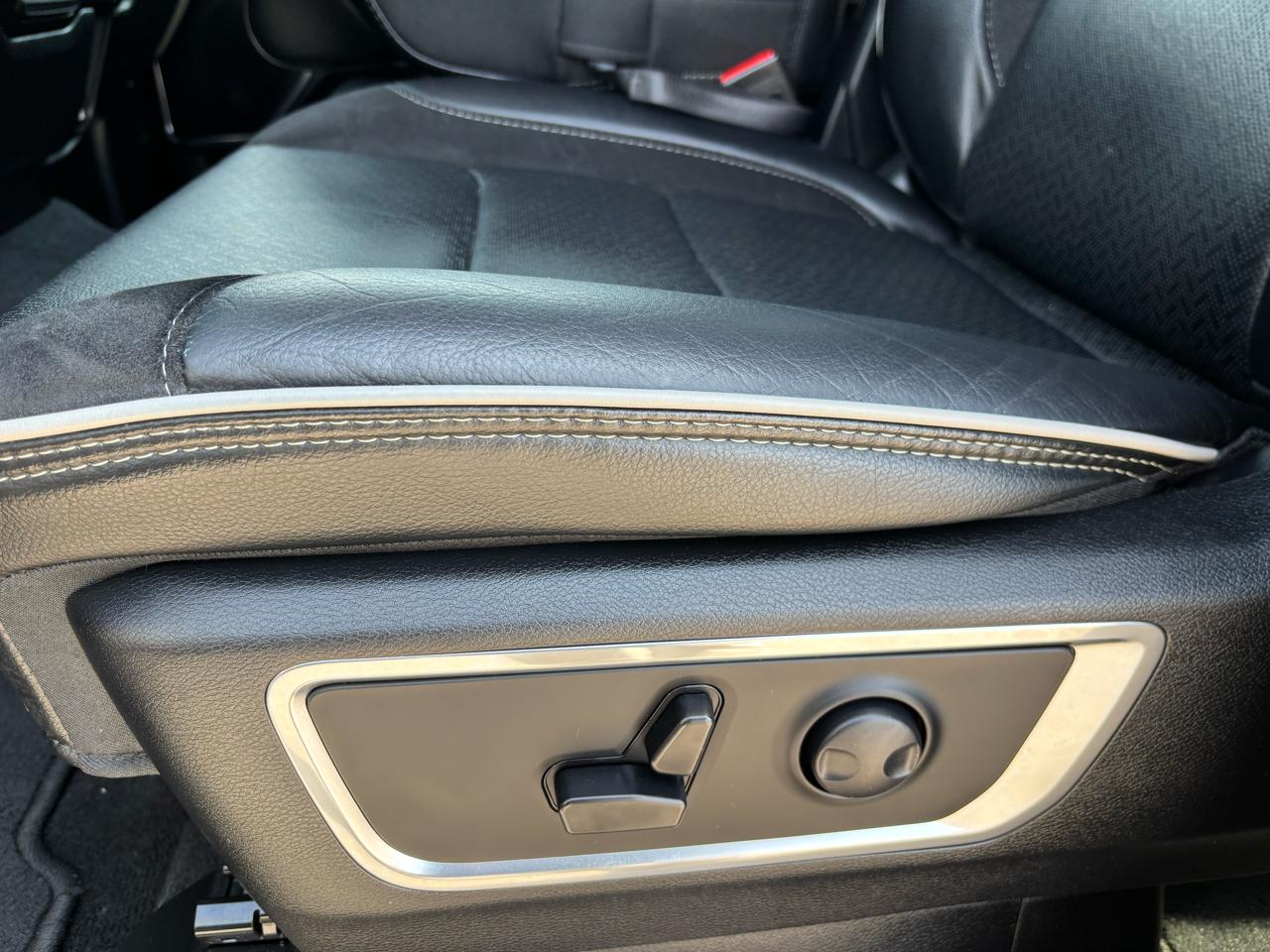 RAM 1500 Laramie 4x4 Crew Cab 5'7" Box 2025