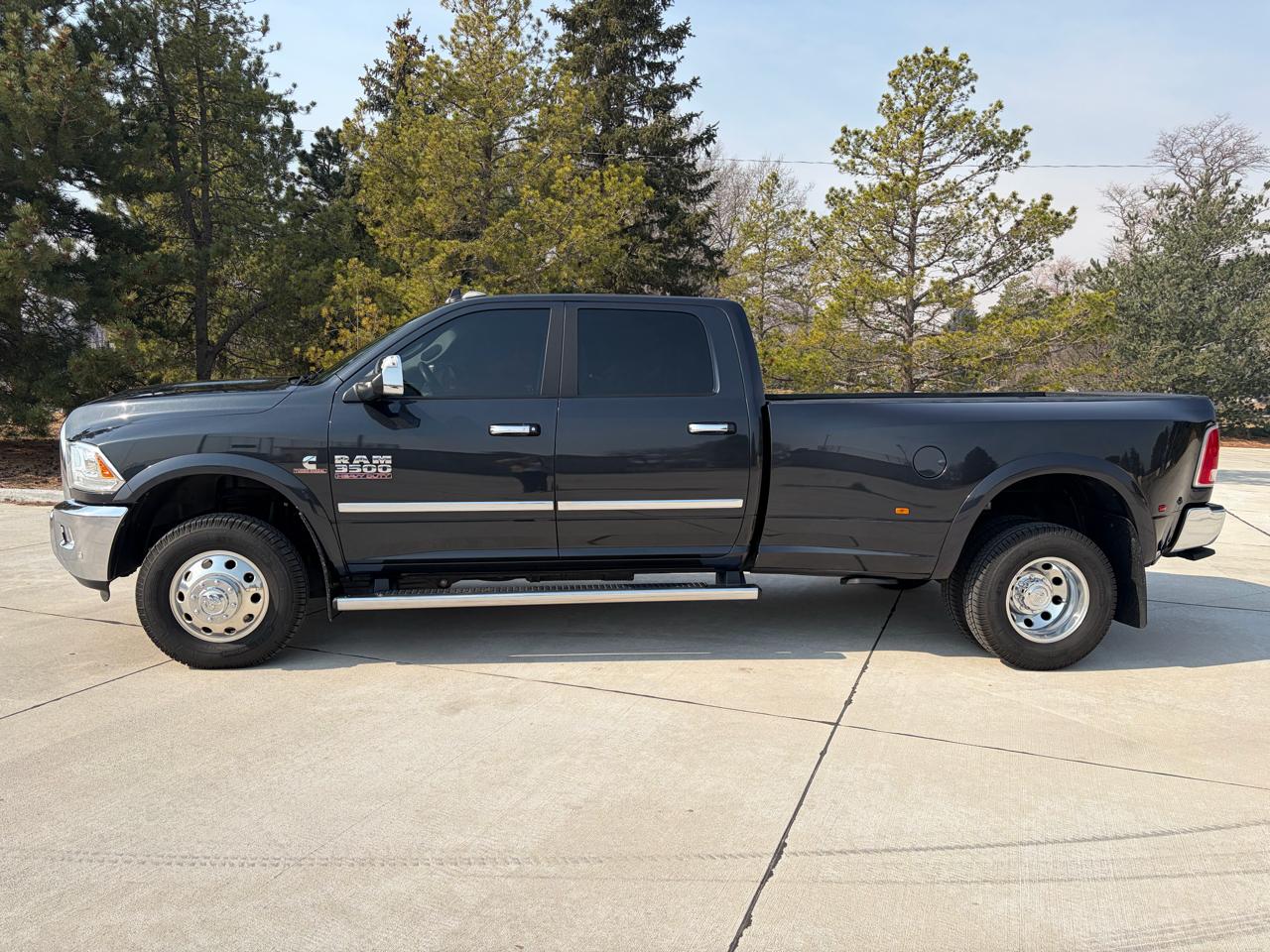 RAM 3500 Laramie 4x4 Crew Cab 8' Box 2017