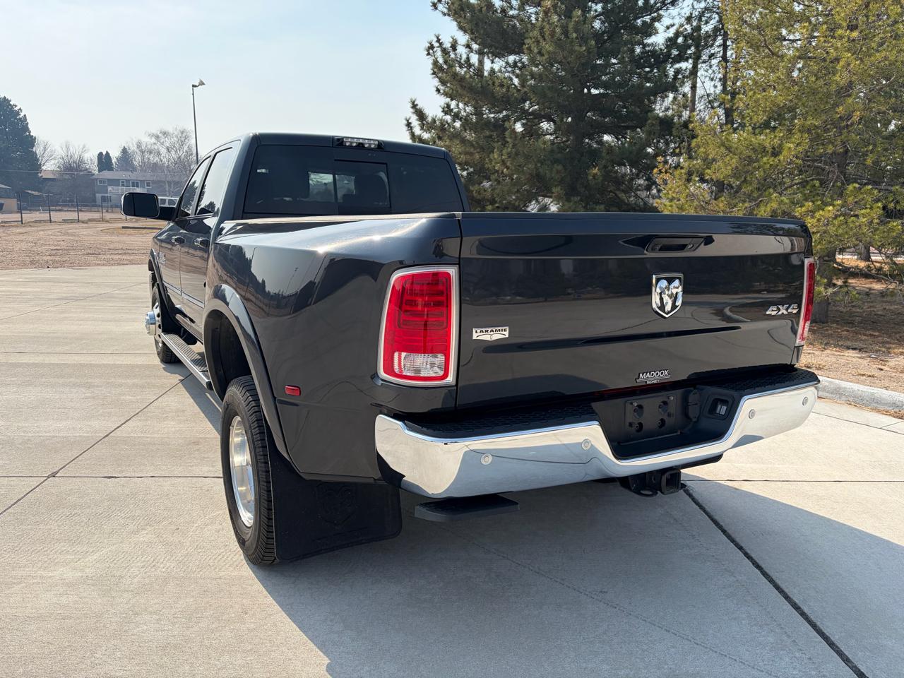 RAM 3500 Laramie 4x4 Crew Cab 8' Box 2017
