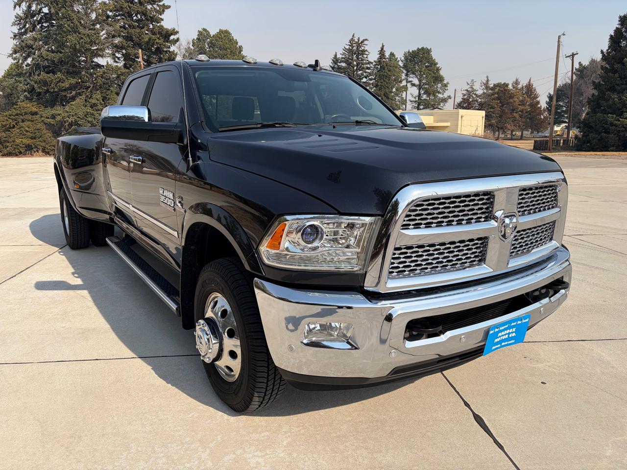 RAM 3500 Laramie 4x4 Crew Cab 8' Box 2017