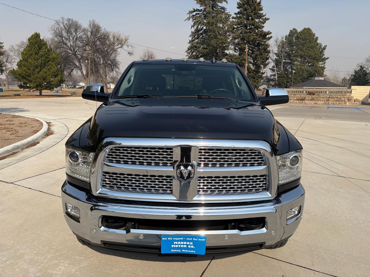 RAM 3500 Laramie 4x4 Crew Cab 8' Box 2017