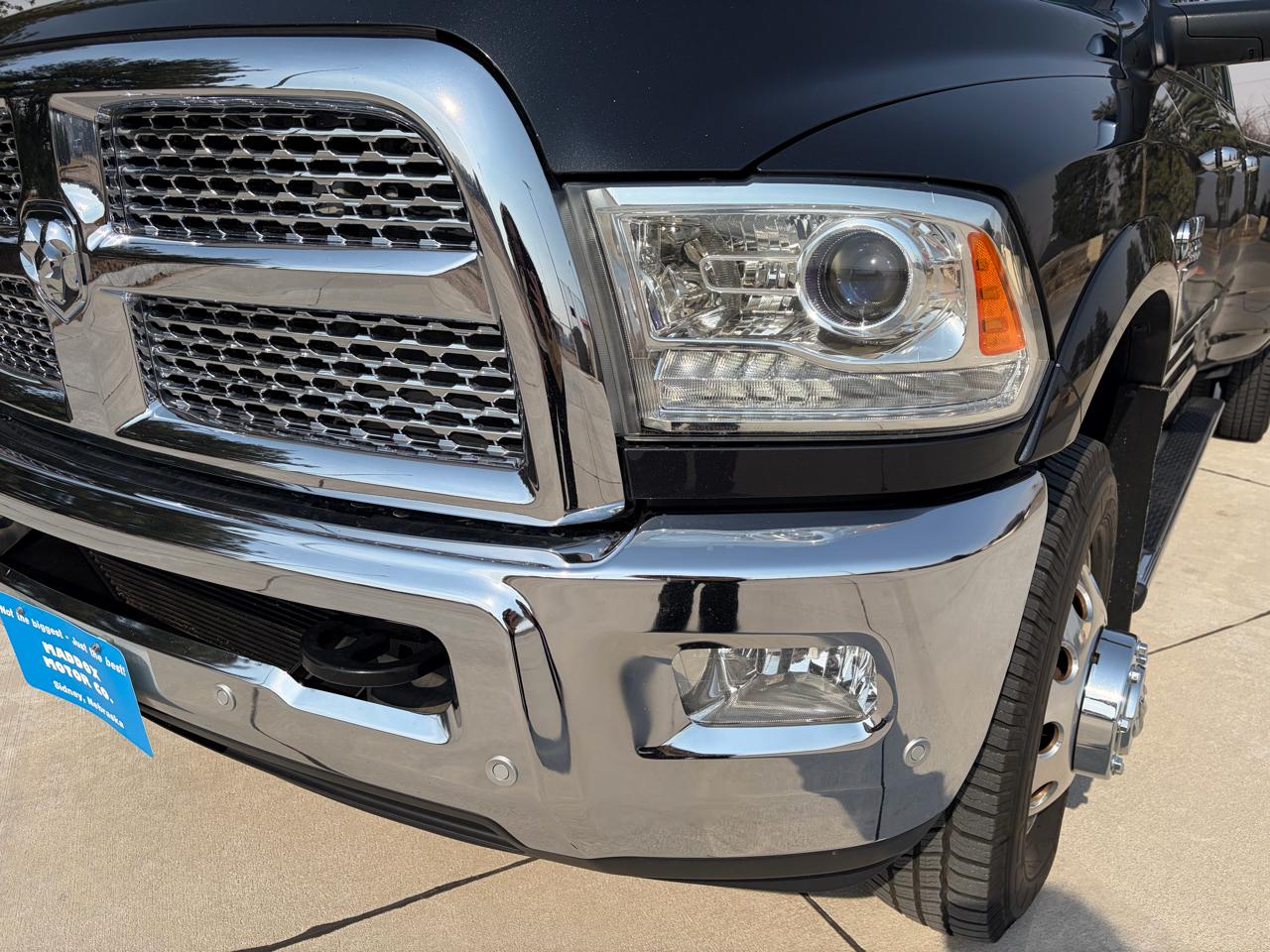 RAM 3500 Laramie 4x4 Crew Cab 8' Box 2017