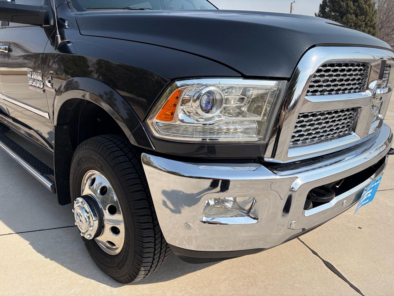 RAM 3500 Laramie 4x4 Crew Cab 8' Box 2017