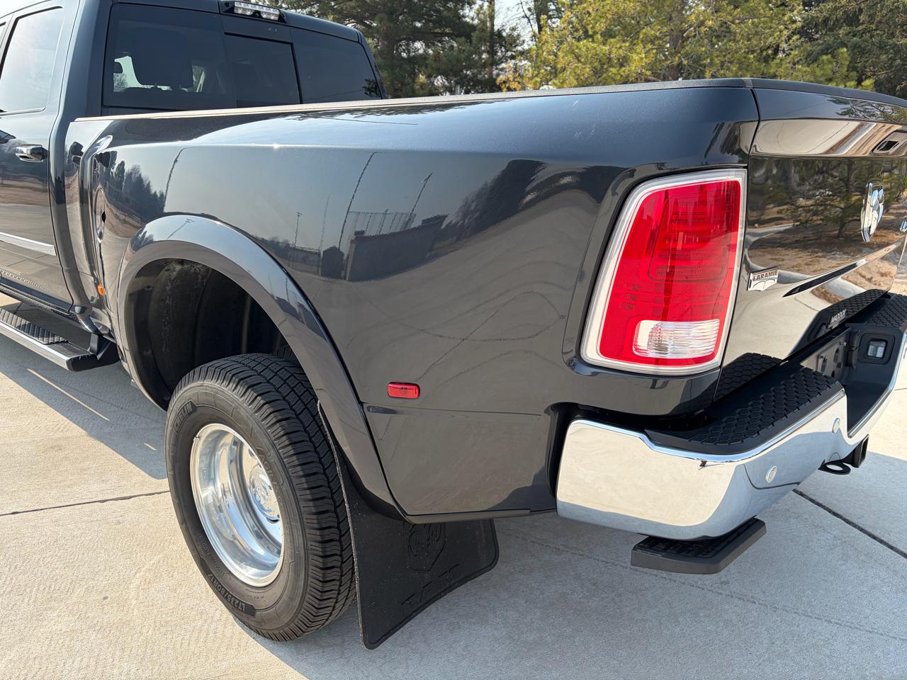 RAM 3500 Laramie 4x4 Crew Cab 8' Box 2017