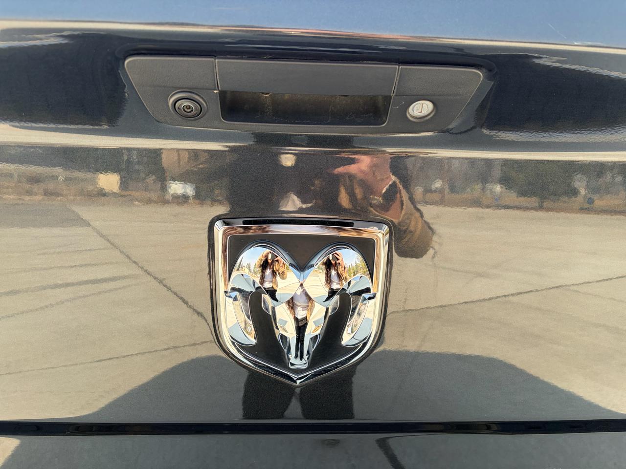 RAM 3500 Laramie 4x4 Crew Cab 8' Box 2017