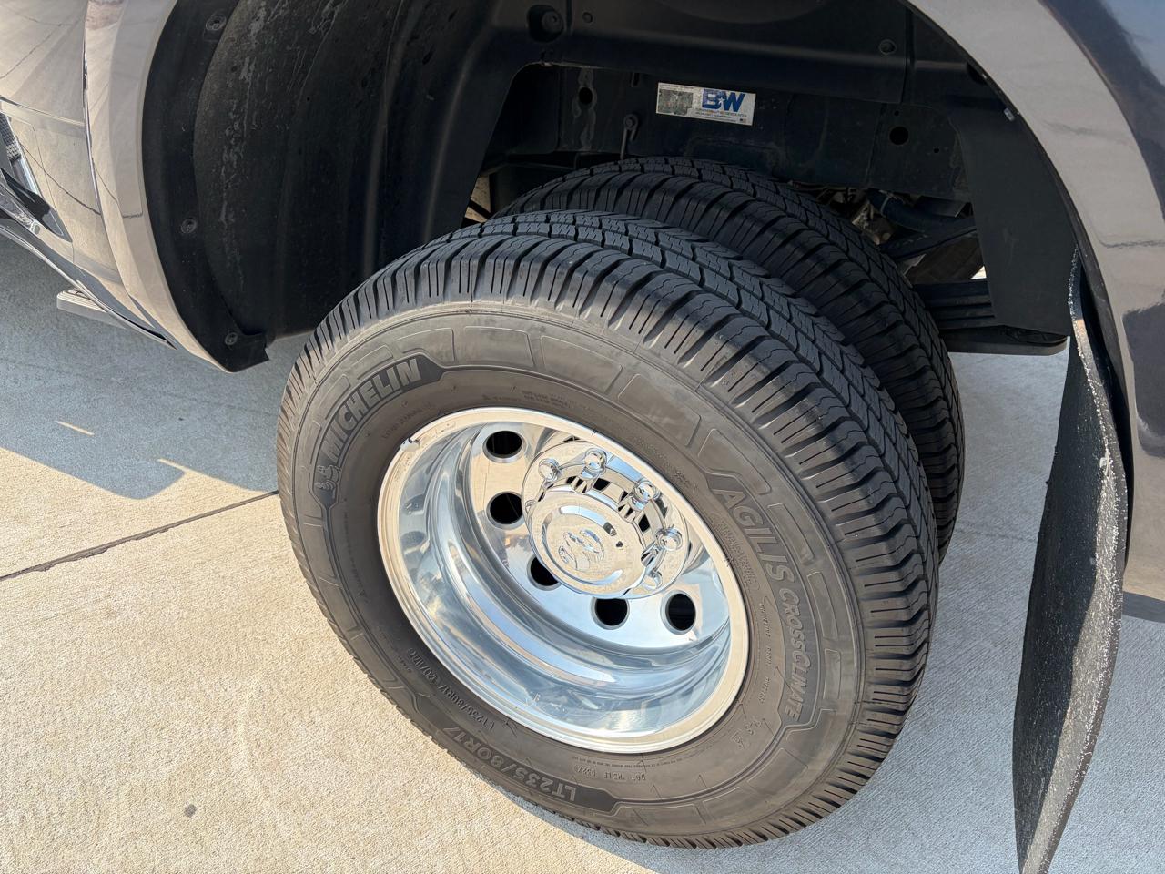 RAM 3500 Laramie 4x4 Crew Cab 8' Box 2017