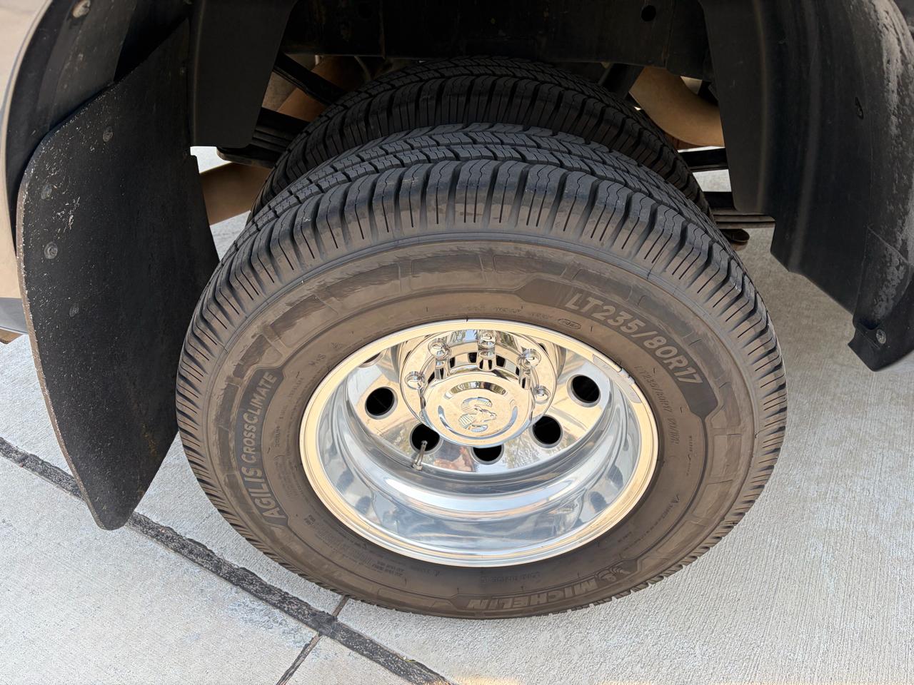 RAM 3500 Laramie 4x4 Crew Cab 8' Box 2017