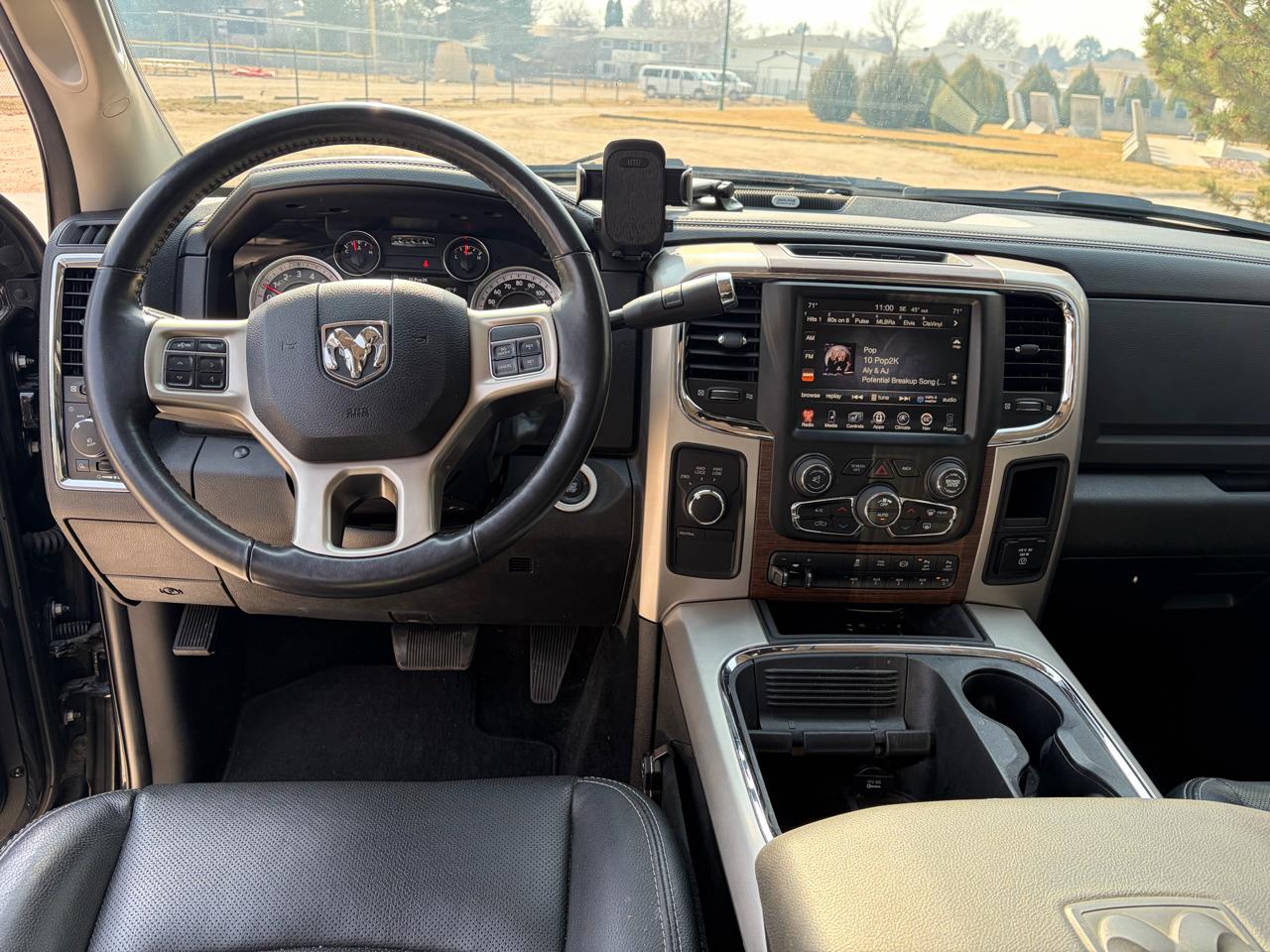 RAM 3500 Laramie 4x4 Crew Cab 8' Box 2017