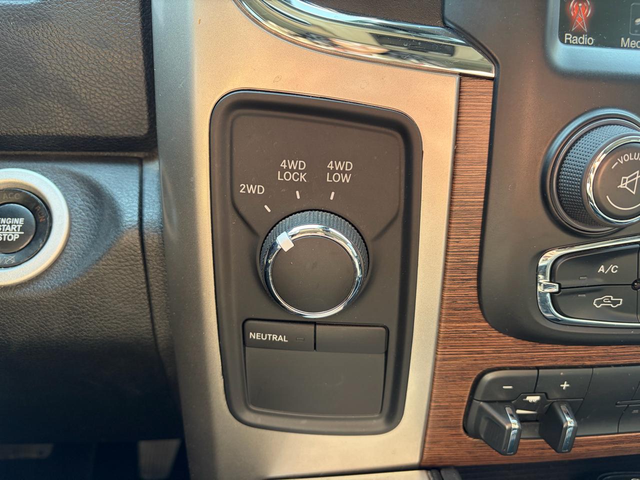 RAM 3500 Laramie 4x4 Crew Cab 8' Box 2017