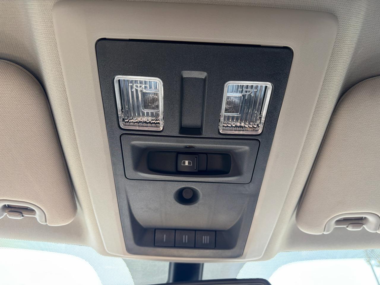 RAM 3500 Laramie 4x4 Crew Cab 8' Box 2017