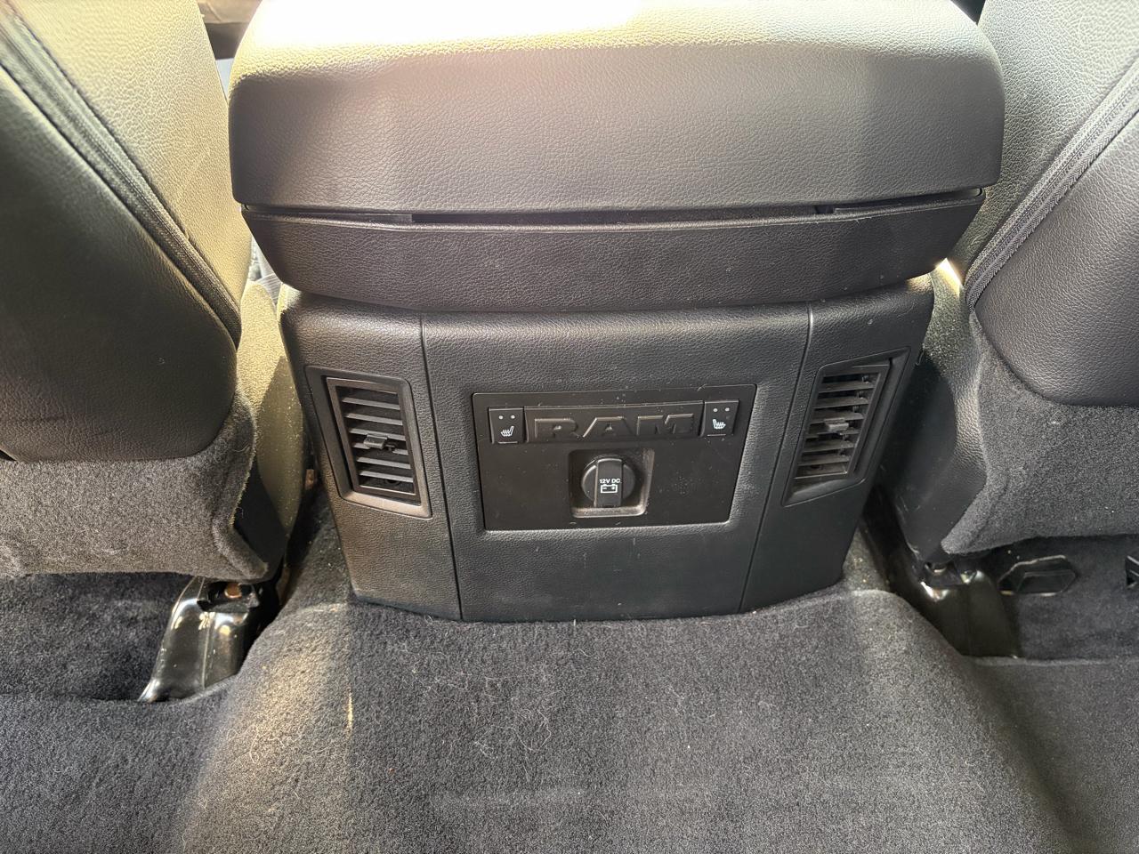 RAM 3500 Laramie 4x4 Crew Cab 8' Box 2017