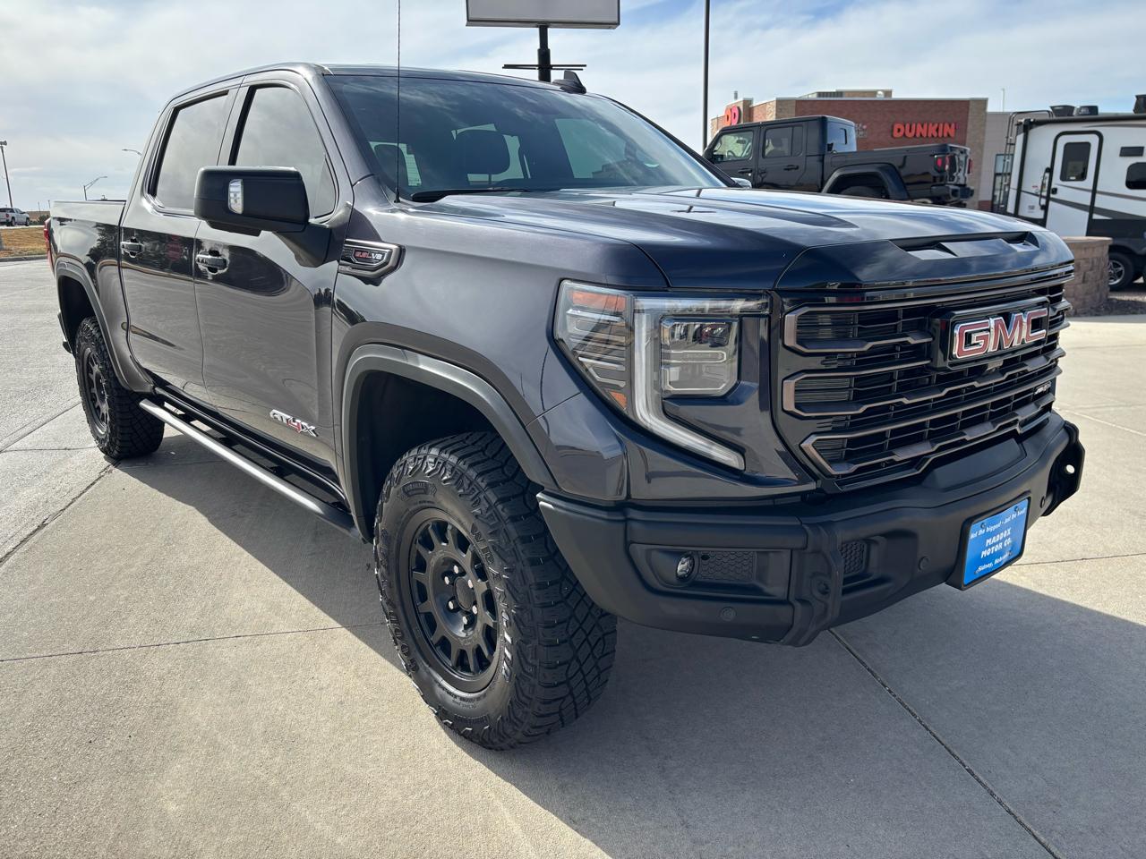 GMC Sierra 1500 4WD Crew Cab 147" AT4X 2023