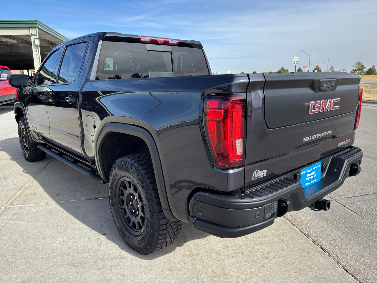 GMC Sierra 1500 4WD Crew Cab 147" AT4X 2023
