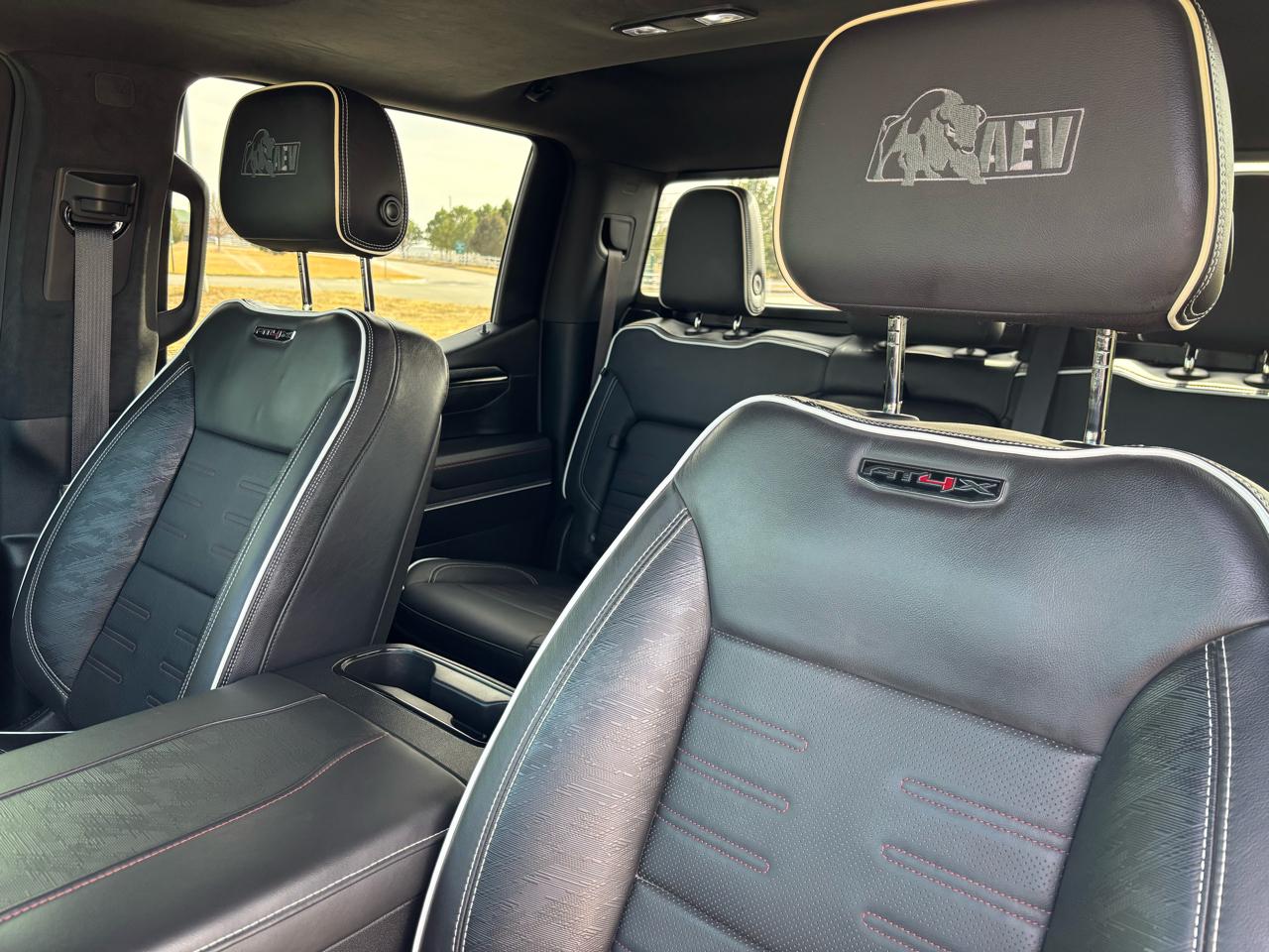 GMC Sierra 1500 4WD Crew Cab 147" AT4X 2023