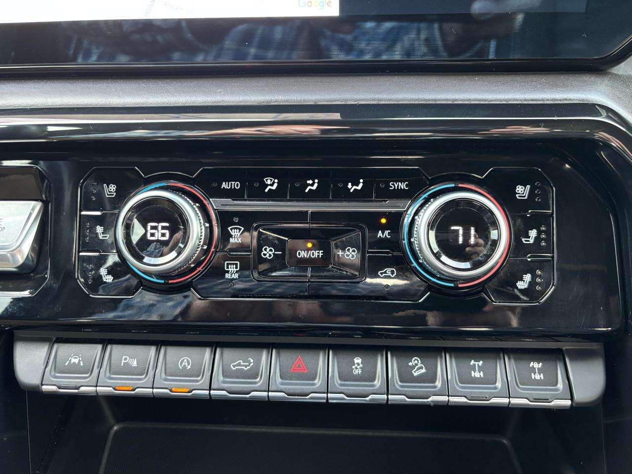 GMC Sierra 1500 4WD Crew Cab 147" AT4X 2023