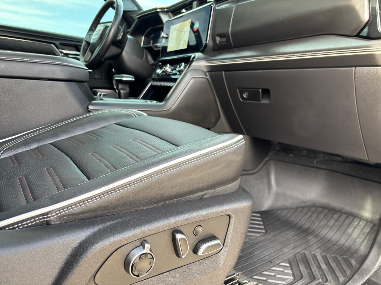 GMC Sierra 1500 4WD Crew Cab 147" AT4X 2023