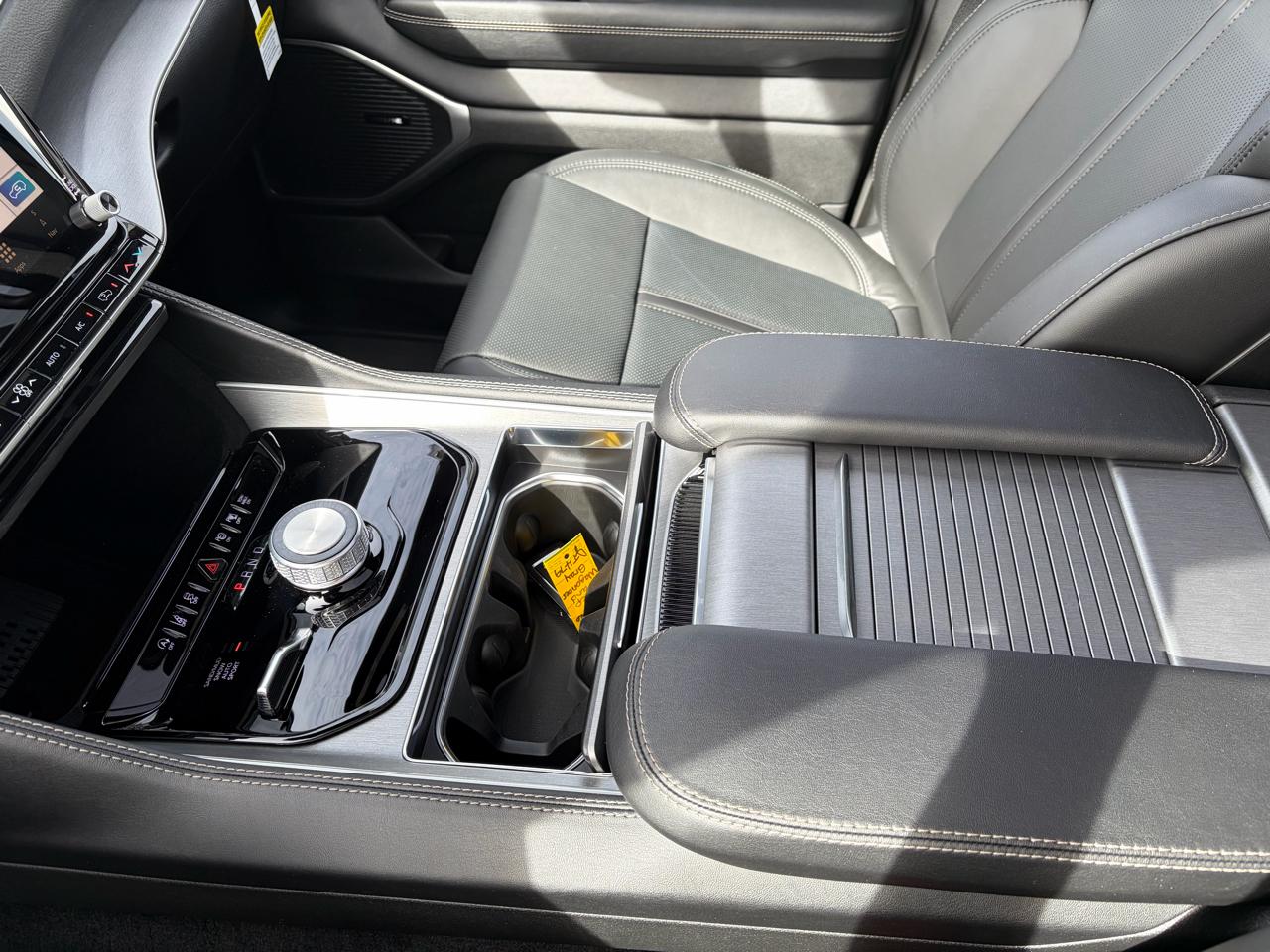 Jeep Grand Wagoneer 4x4 2026