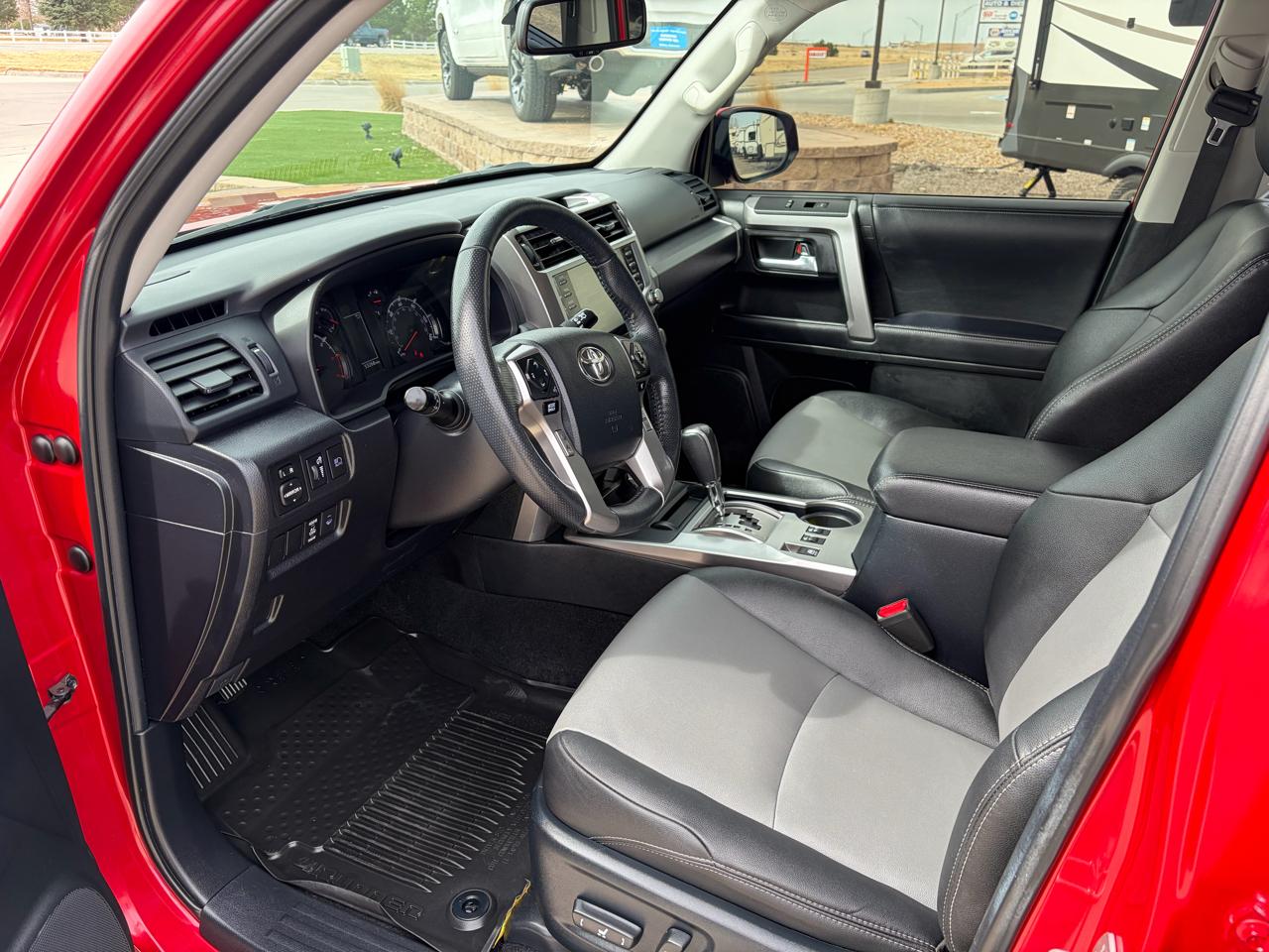 Toyota 4Runner SR5 Premium 4WD (Natl) 2024