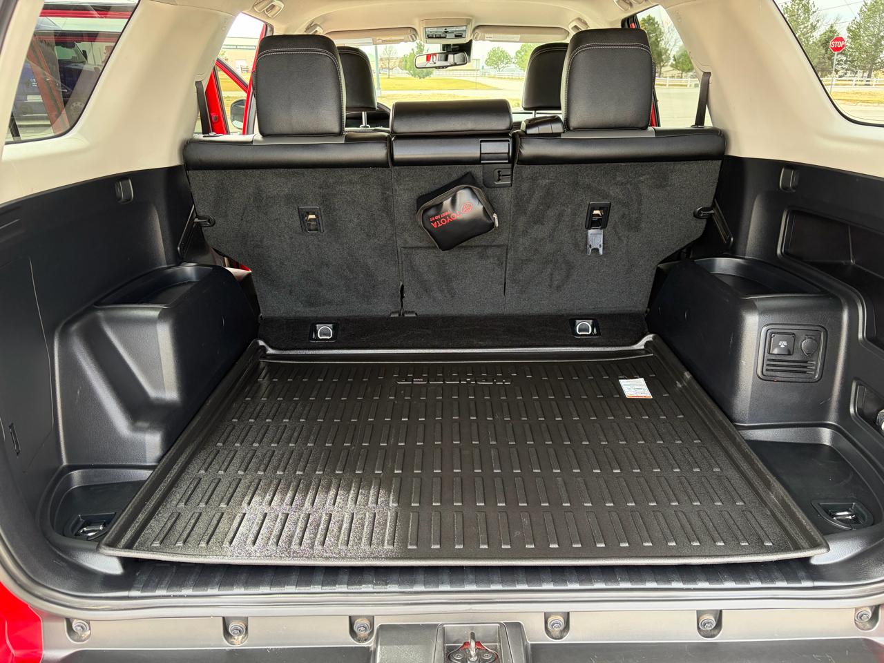 Toyota 4Runner SR5 Premium 4WD (Natl) 2024