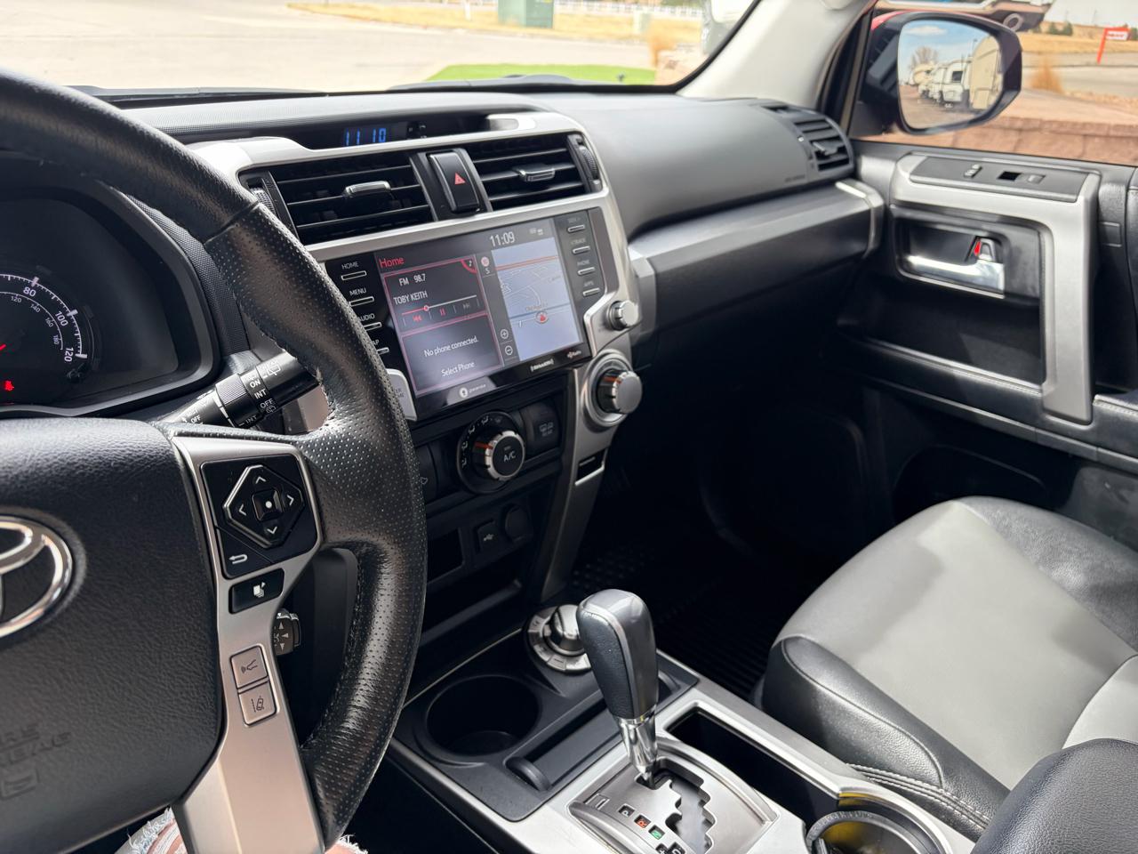 Toyota 4Runner SR5 Premium 4WD (Natl) 2024