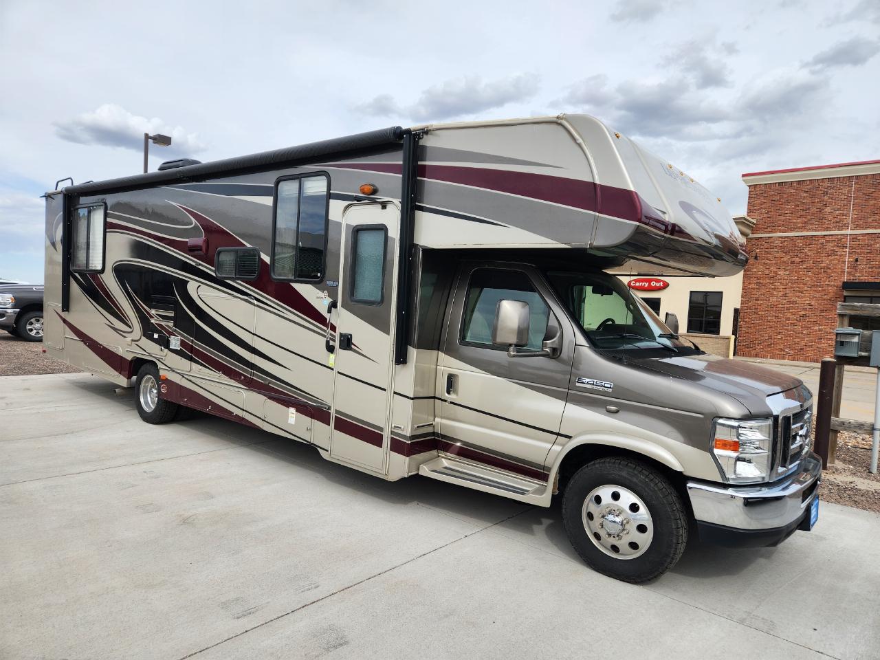 2014 Coachmen Leprechaun 319DS