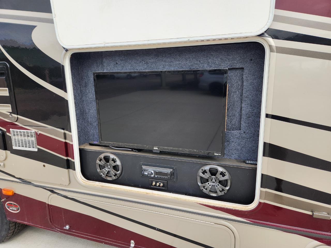 Coachmen Leprechaun  2014