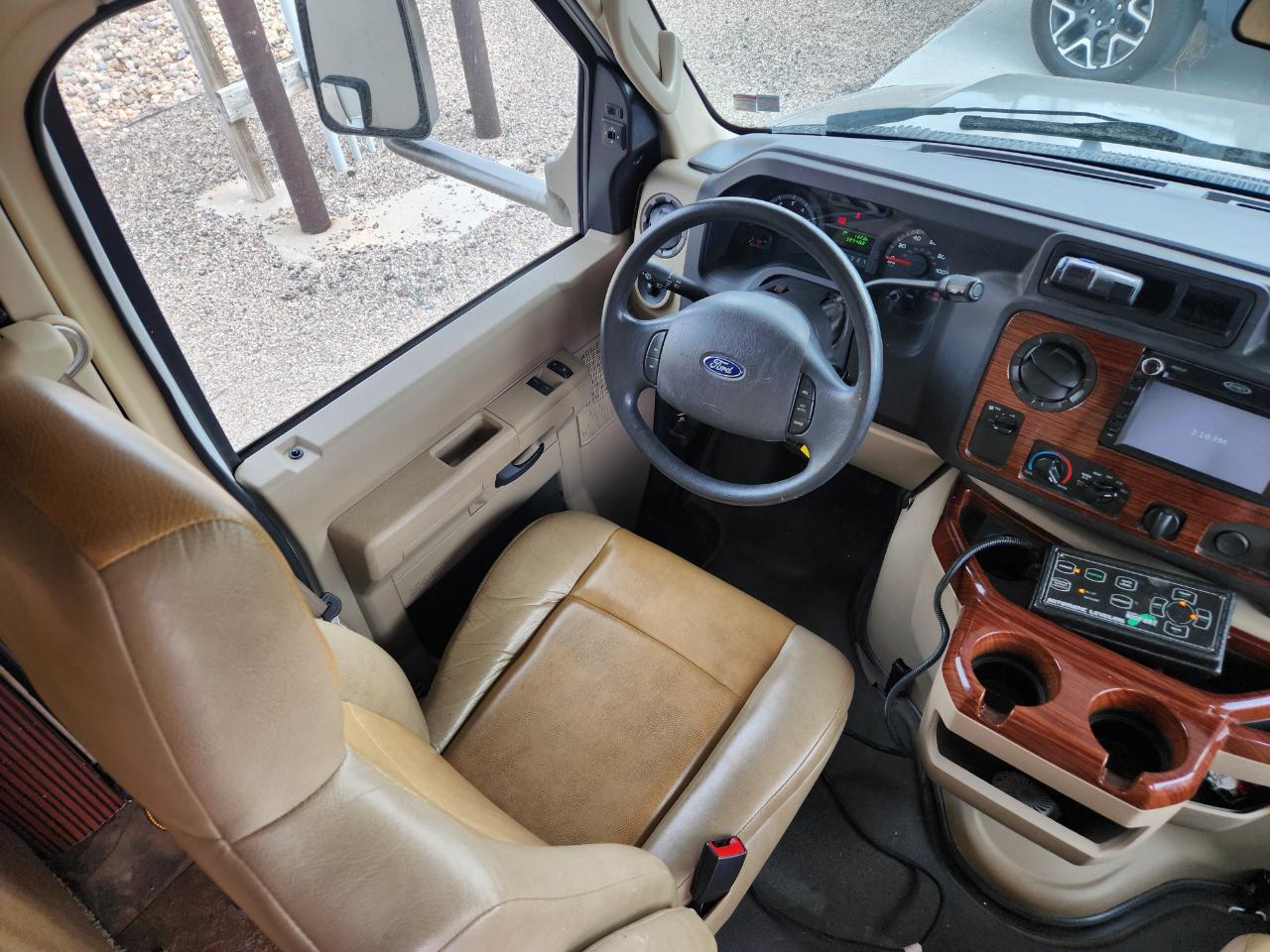 Coachmen Leprechaun  2014