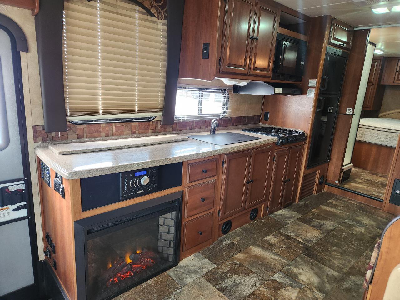 Coachmen Leprechaun  2014