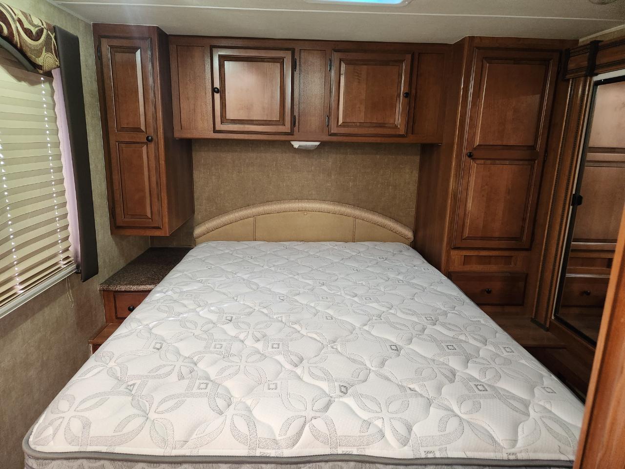 Coachmen Leprechaun  2014