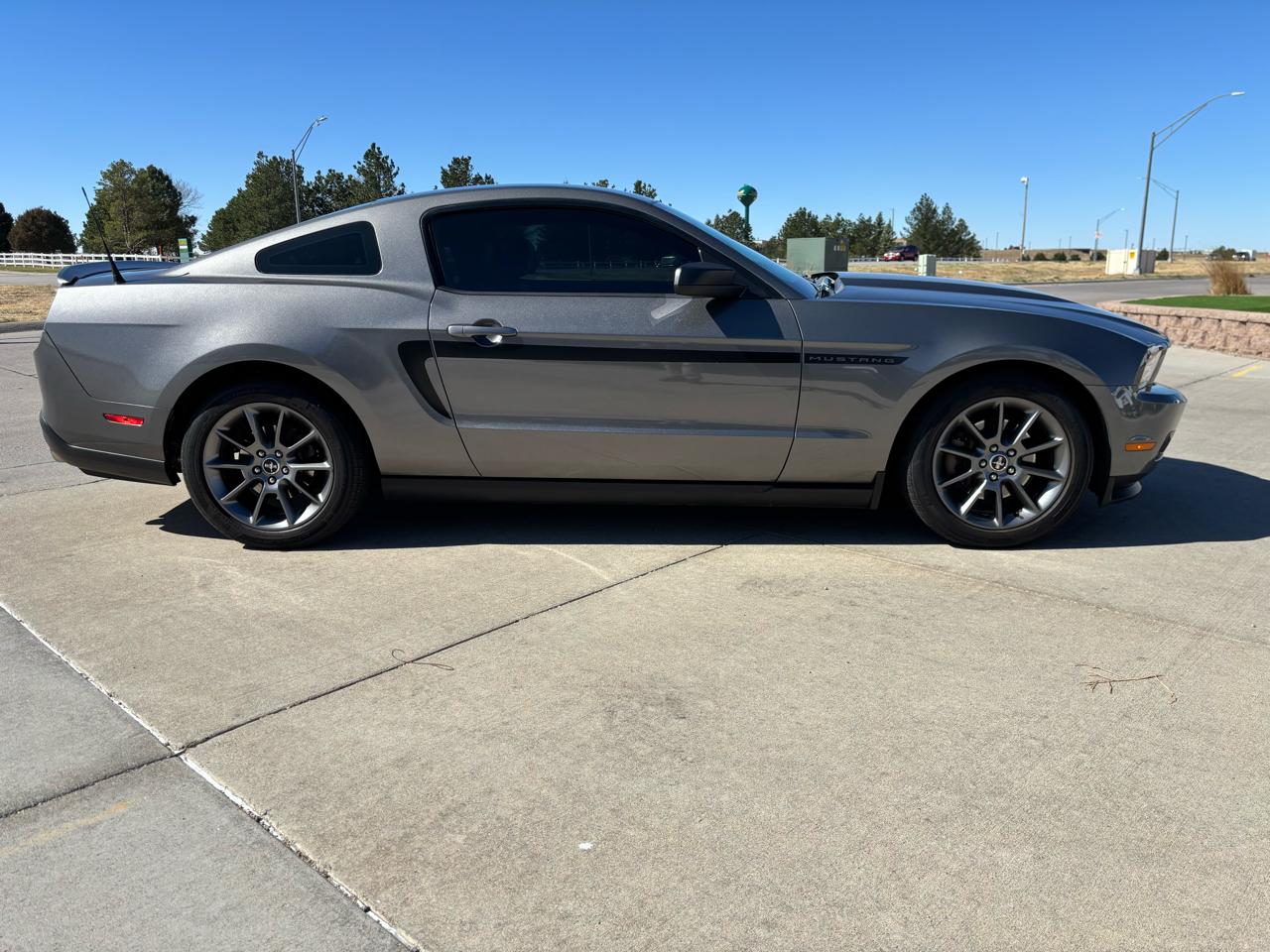 Ford Mustang 2dr Cpe V6 2011