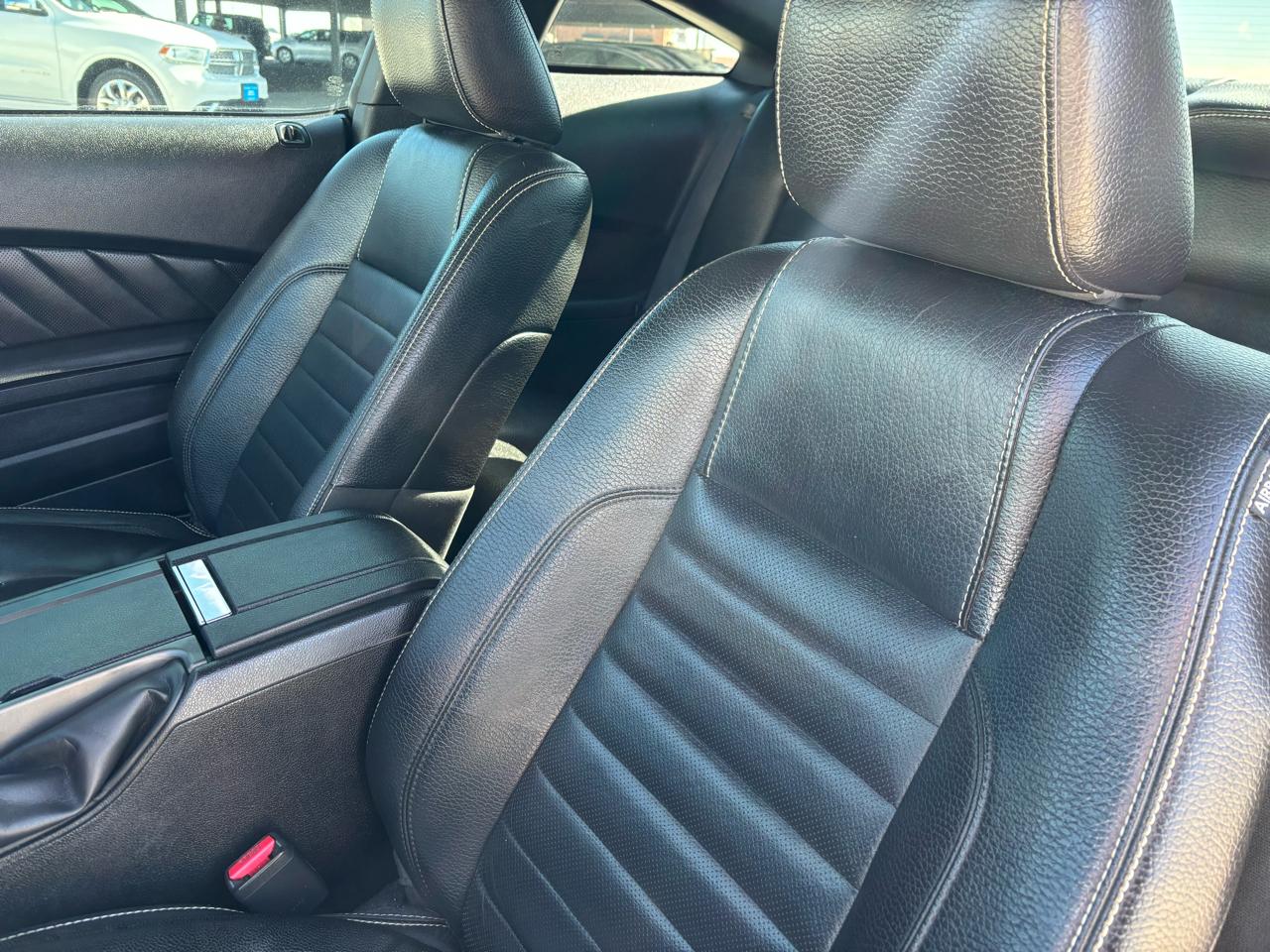 Ford Mustang 2dr Cpe V6 2011