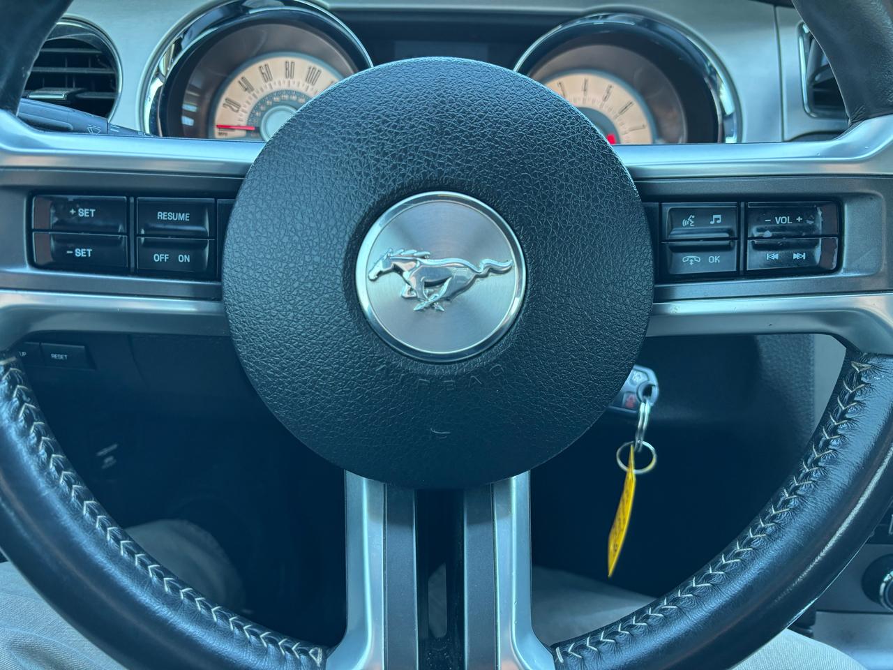 Ford Mustang 2dr Cpe V6 2011