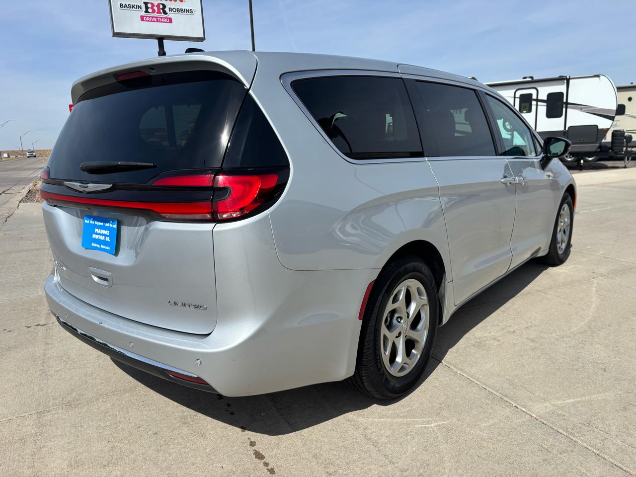 Chrysler Pacifica Limited FWD 2024