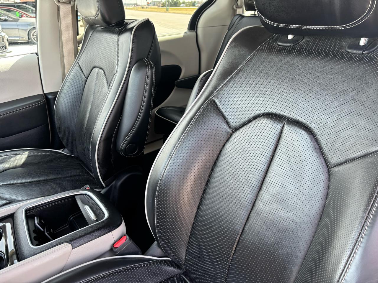 Chrysler Pacifica Limited FWD 2024