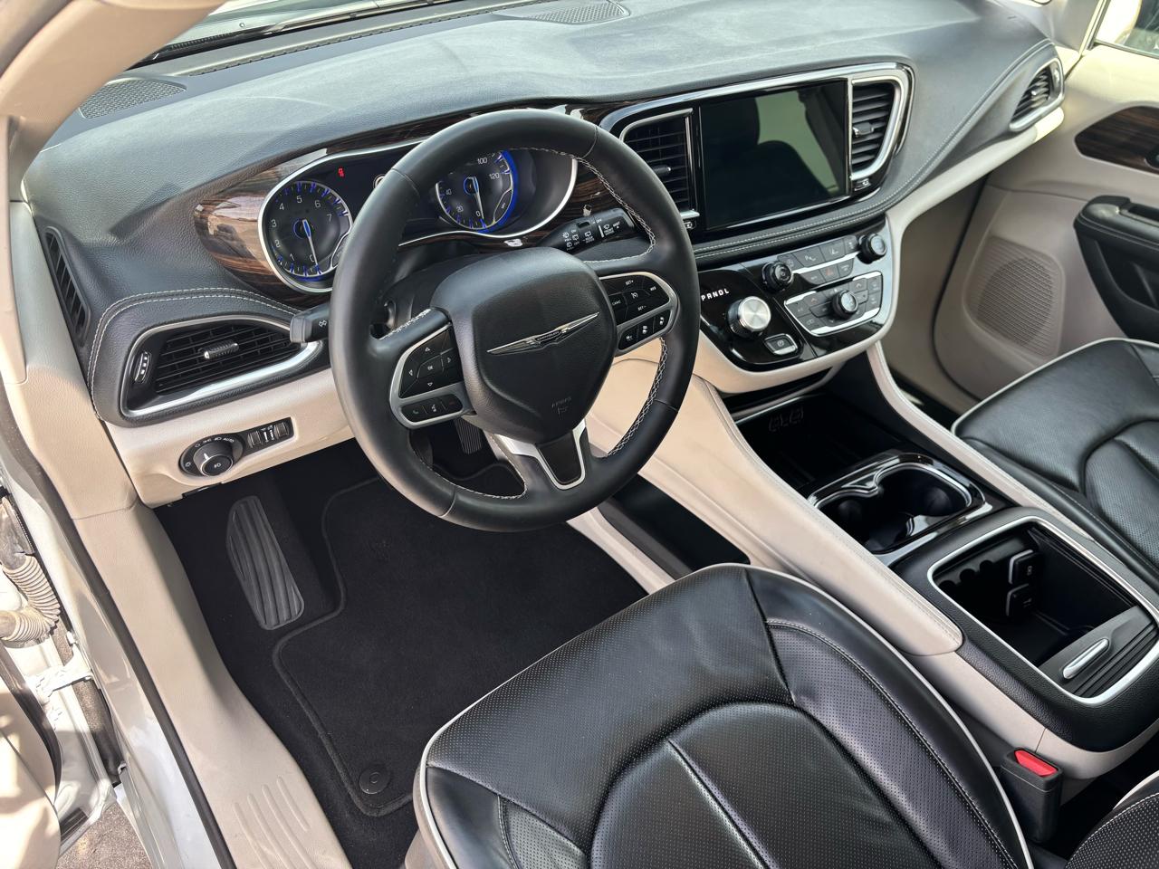 Chrysler Pacifica Limited FWD 2024