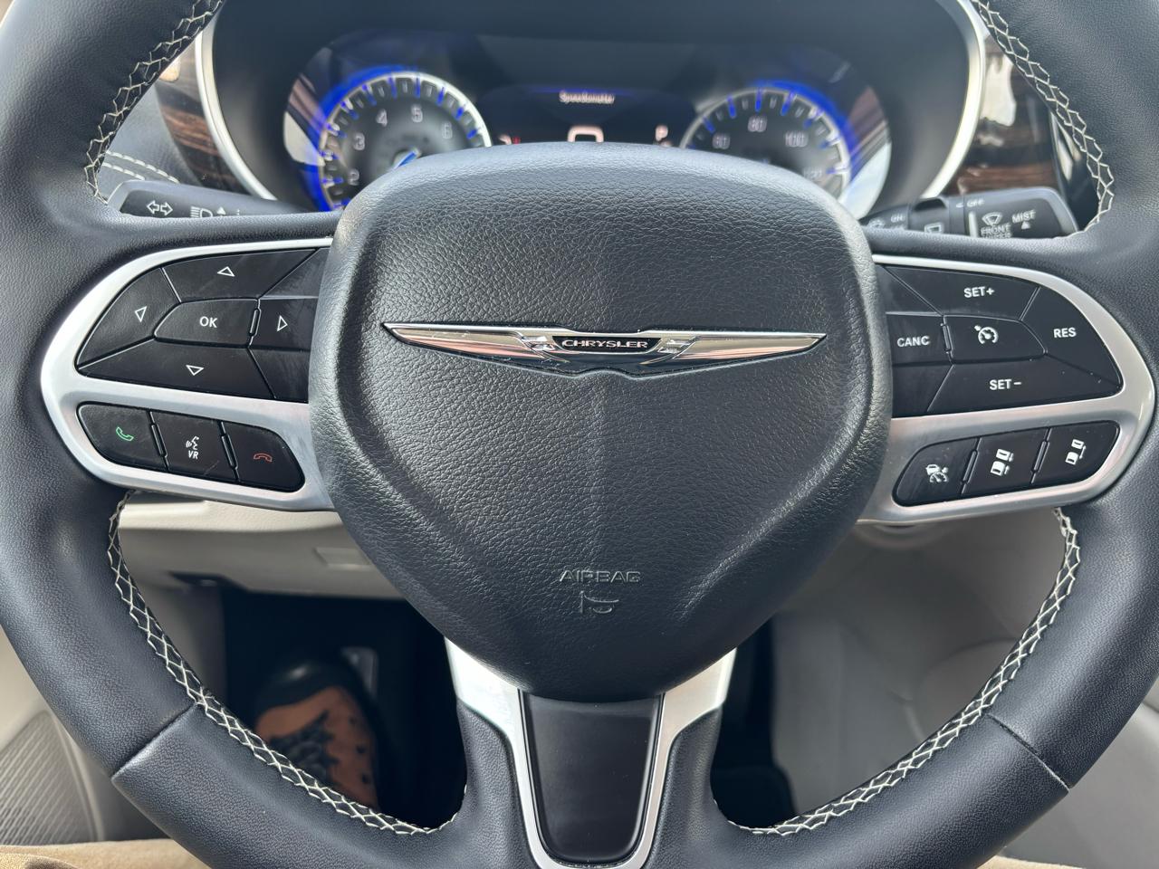 Chrysler Pacifica Limited FWD 2024