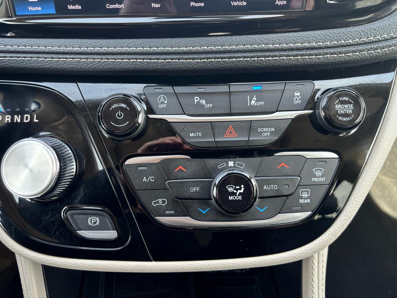 Chrysler Pacifica Limited FWD 2024