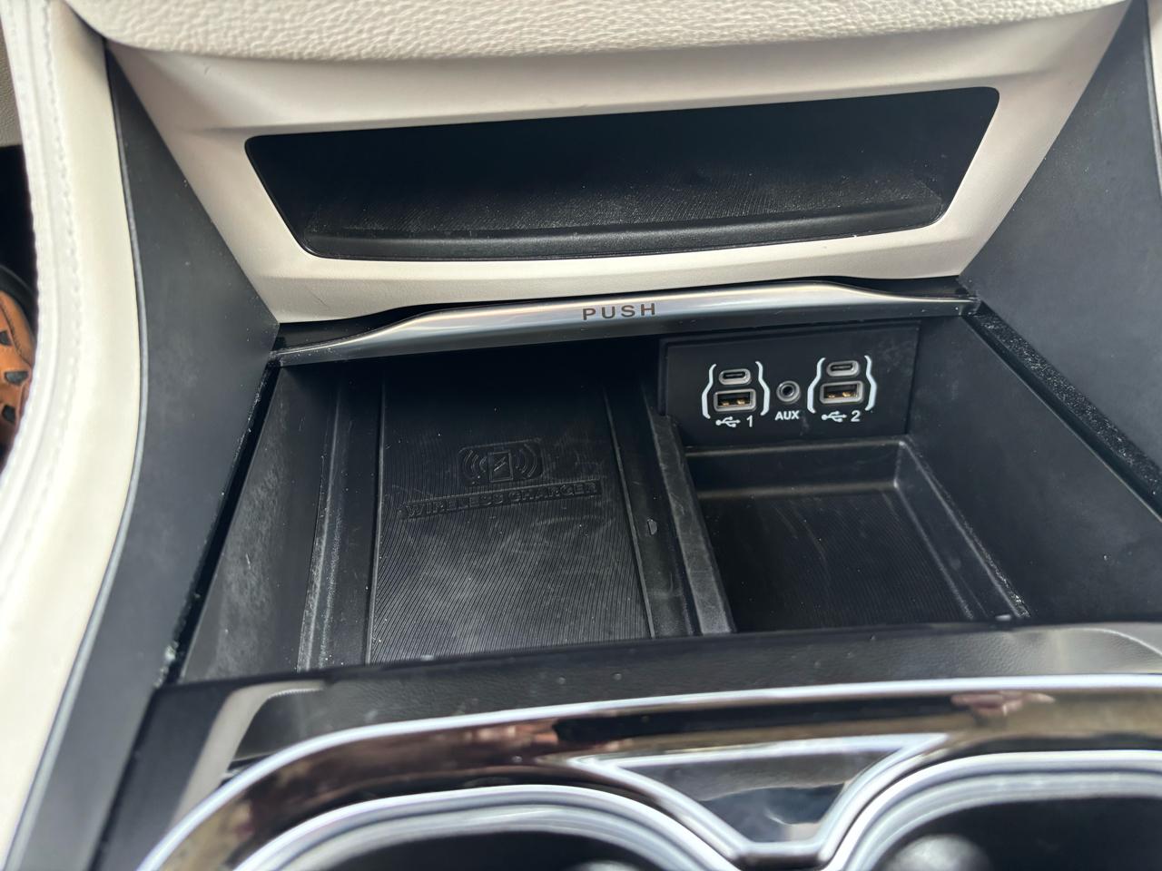 Chrysler Pacifica Limited FWD 2024