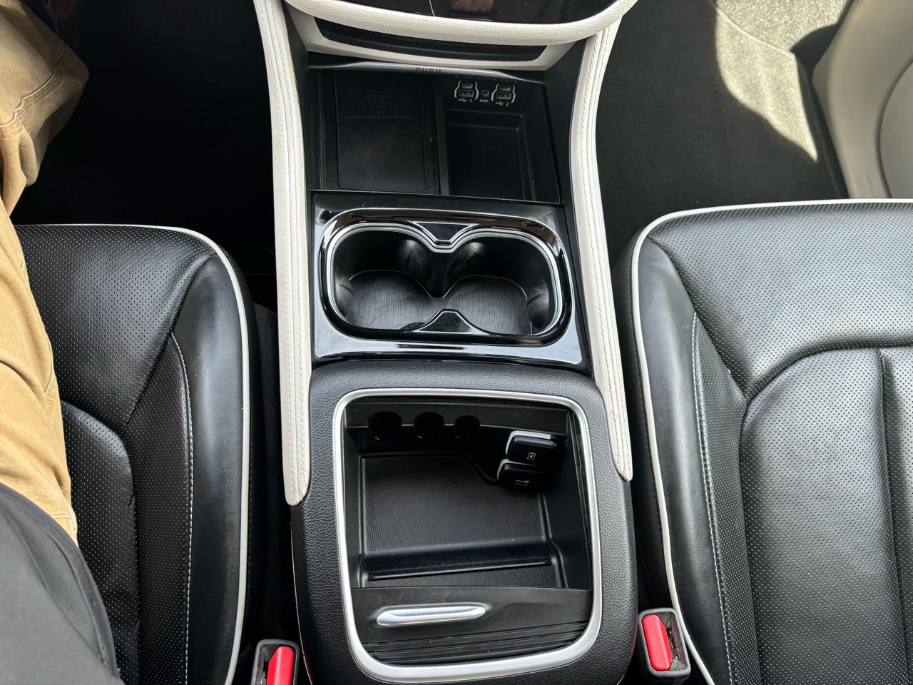 Chrysler Pacifica Limited FWD 2024