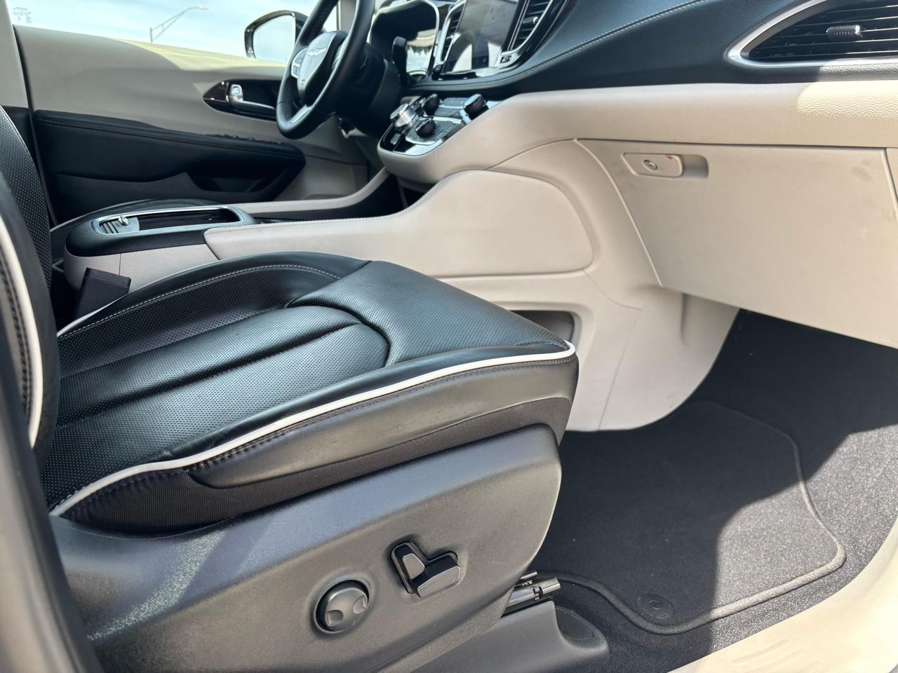 Chrysler Pacifica Limited FWD 2024