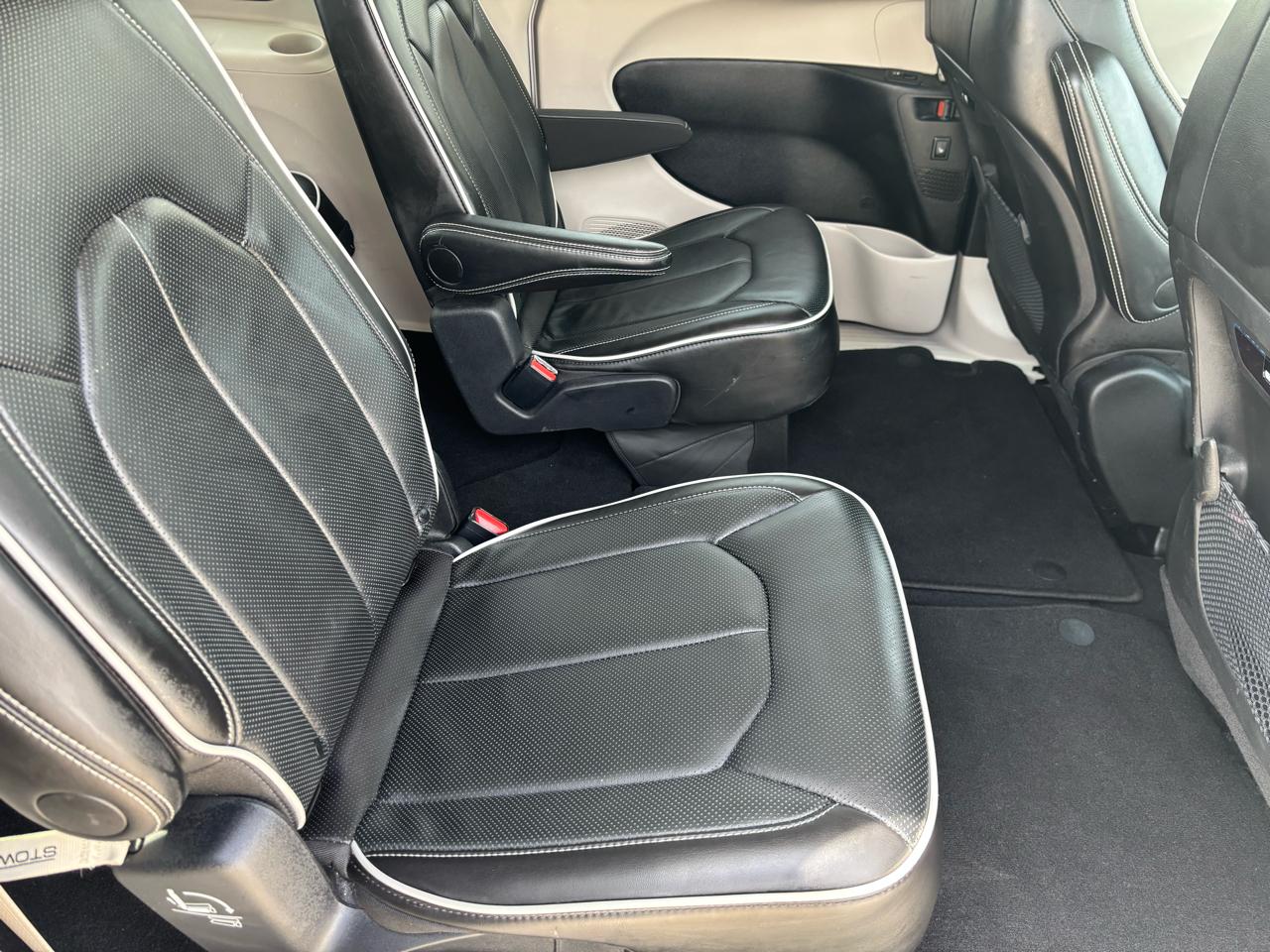 Chrysler Pacifica Limited FWD 2024