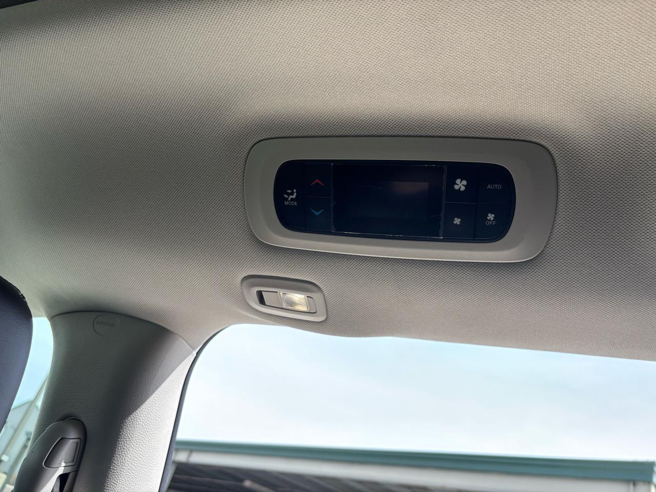 Chrysler Pacifica Limited FWD 2024