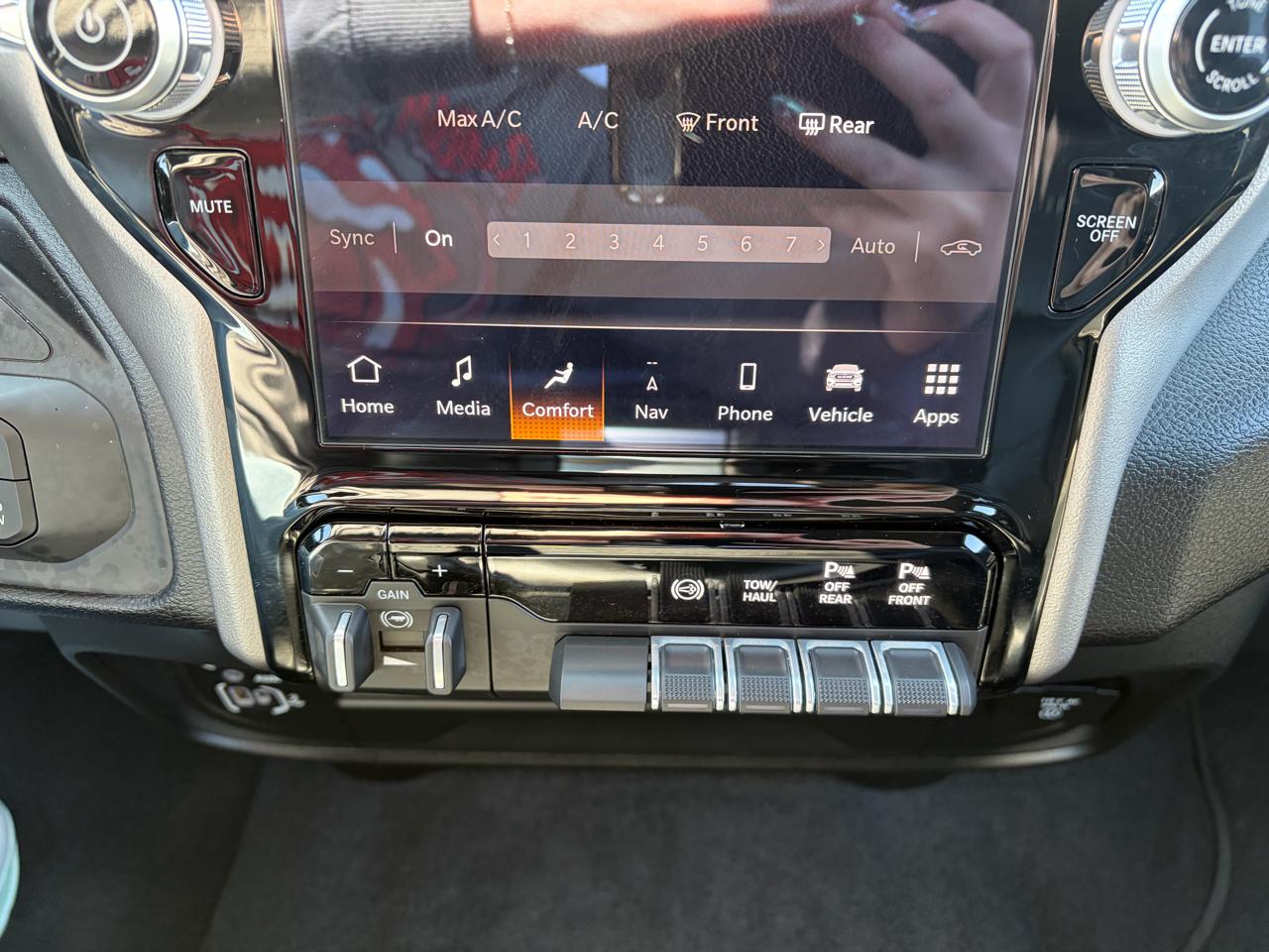 RAM 2500 Laramie 4x4 Crew Cab 6'4" Box 2026