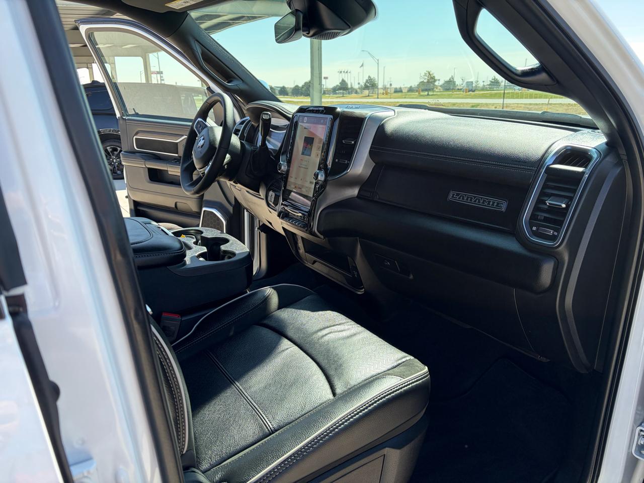 RAM 2500 Laramie 4x4 Crew Cab 6'4" Box 2026