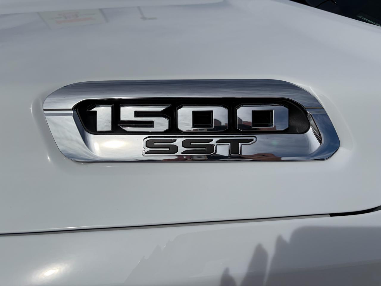 RAM 1500 Big Horn 4x4 Crew Cab 5'7" Box 2025